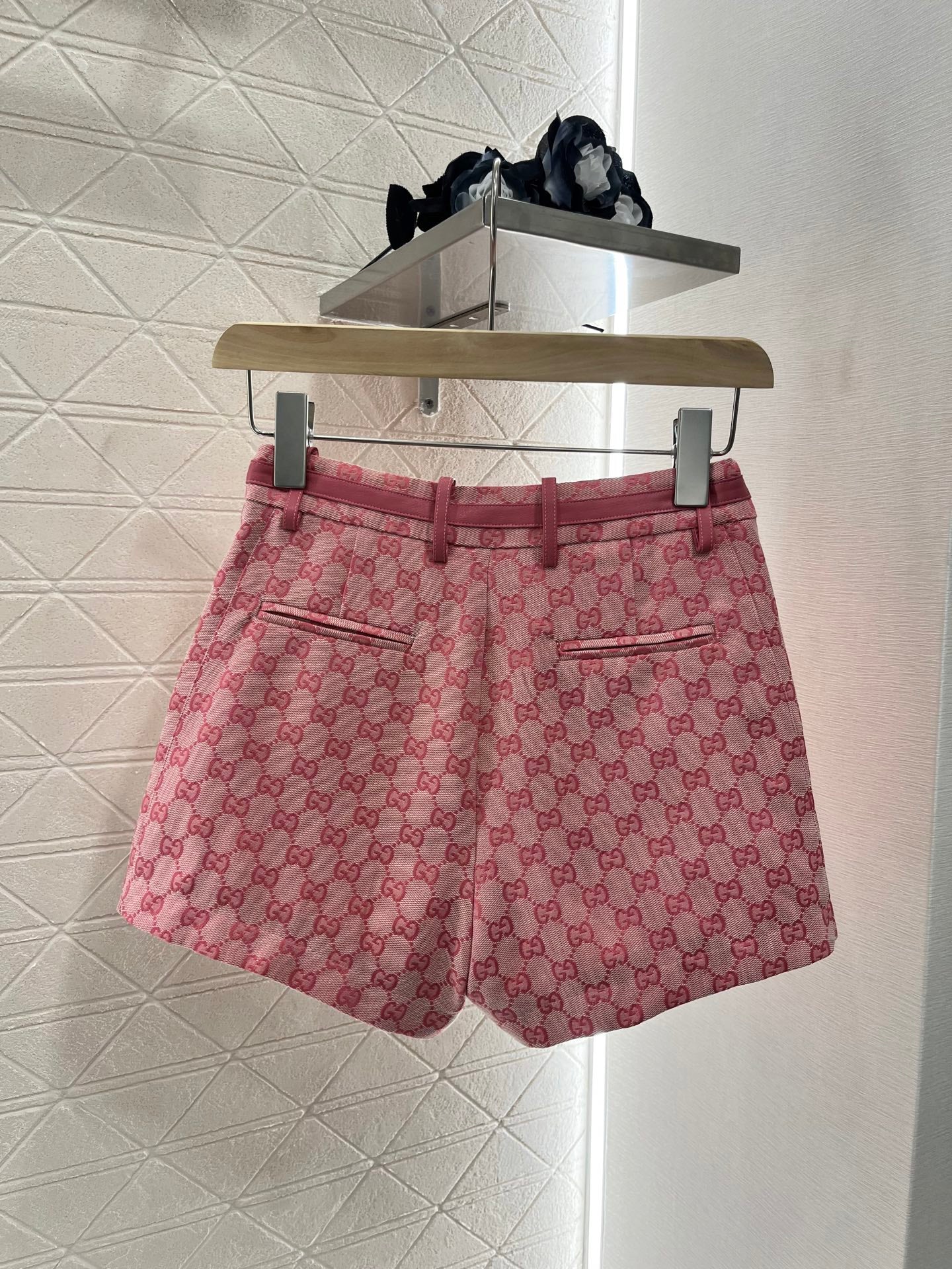G*♥2025 new products are on sale Horsebit leather belt shorts