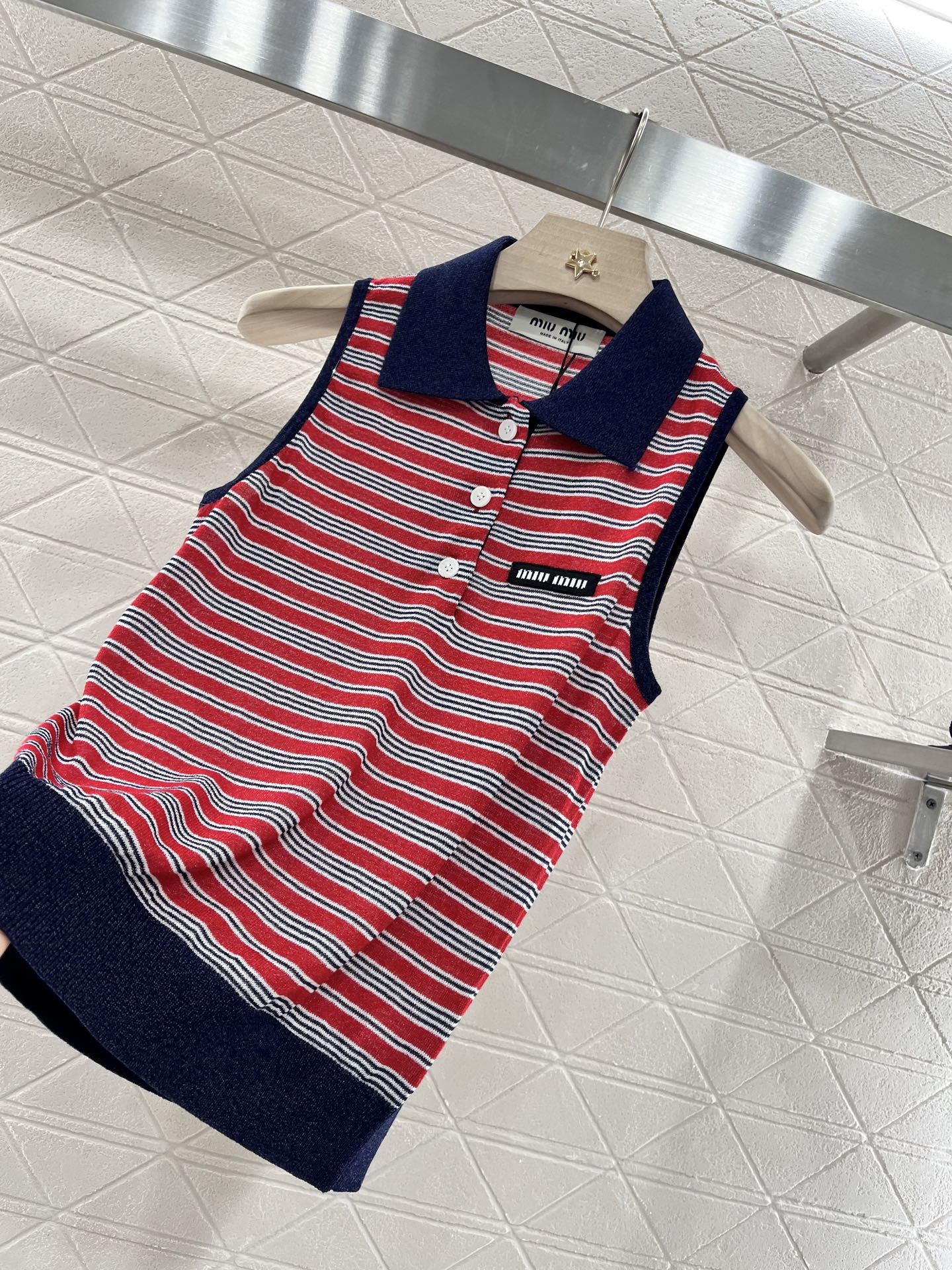 Mi*mi*♥2025 new products are on sale Lapel striped knitted vest