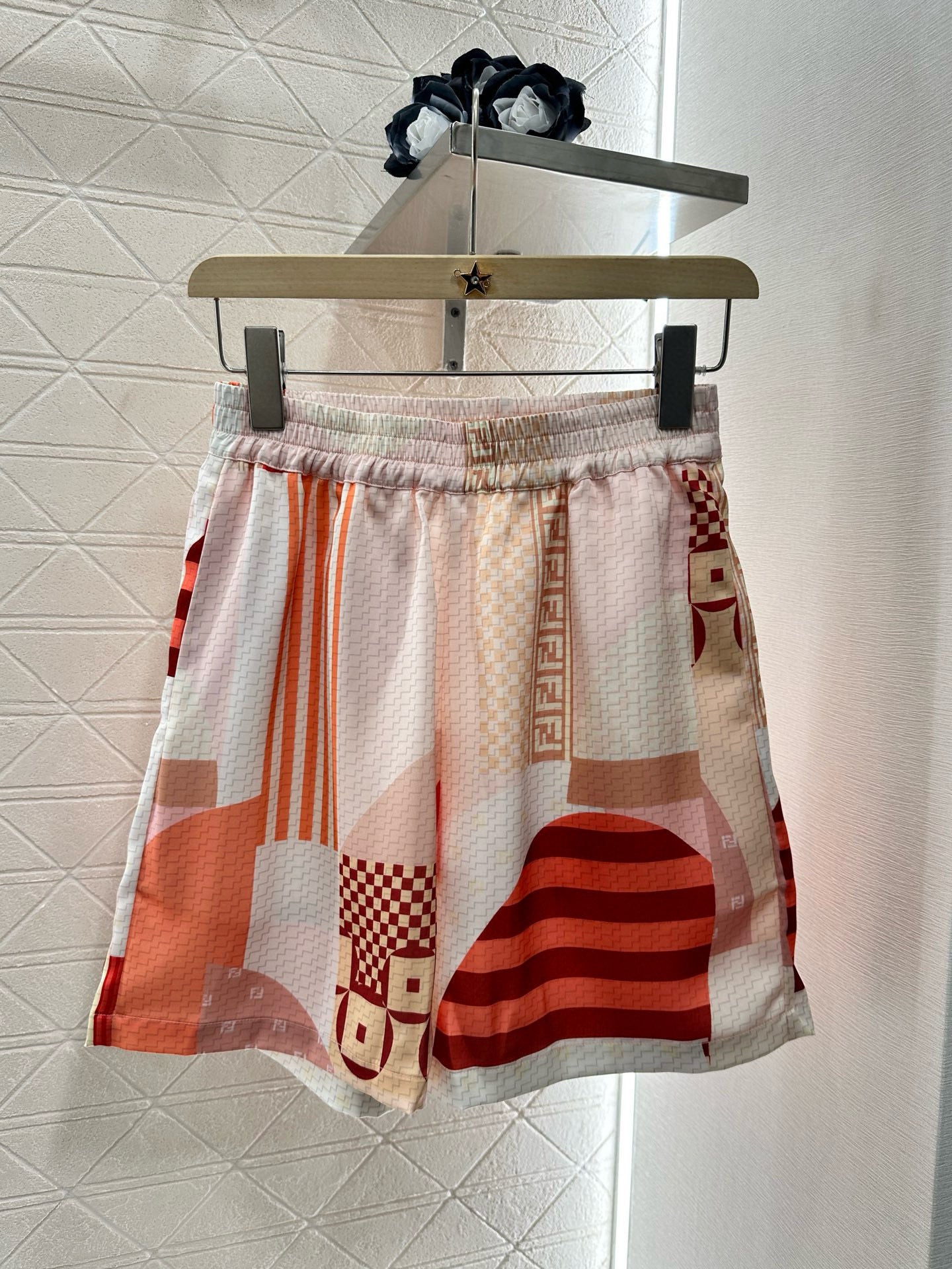 F*♥2025 new products are on sale Contrast color short-sleeved shirt and shorts set