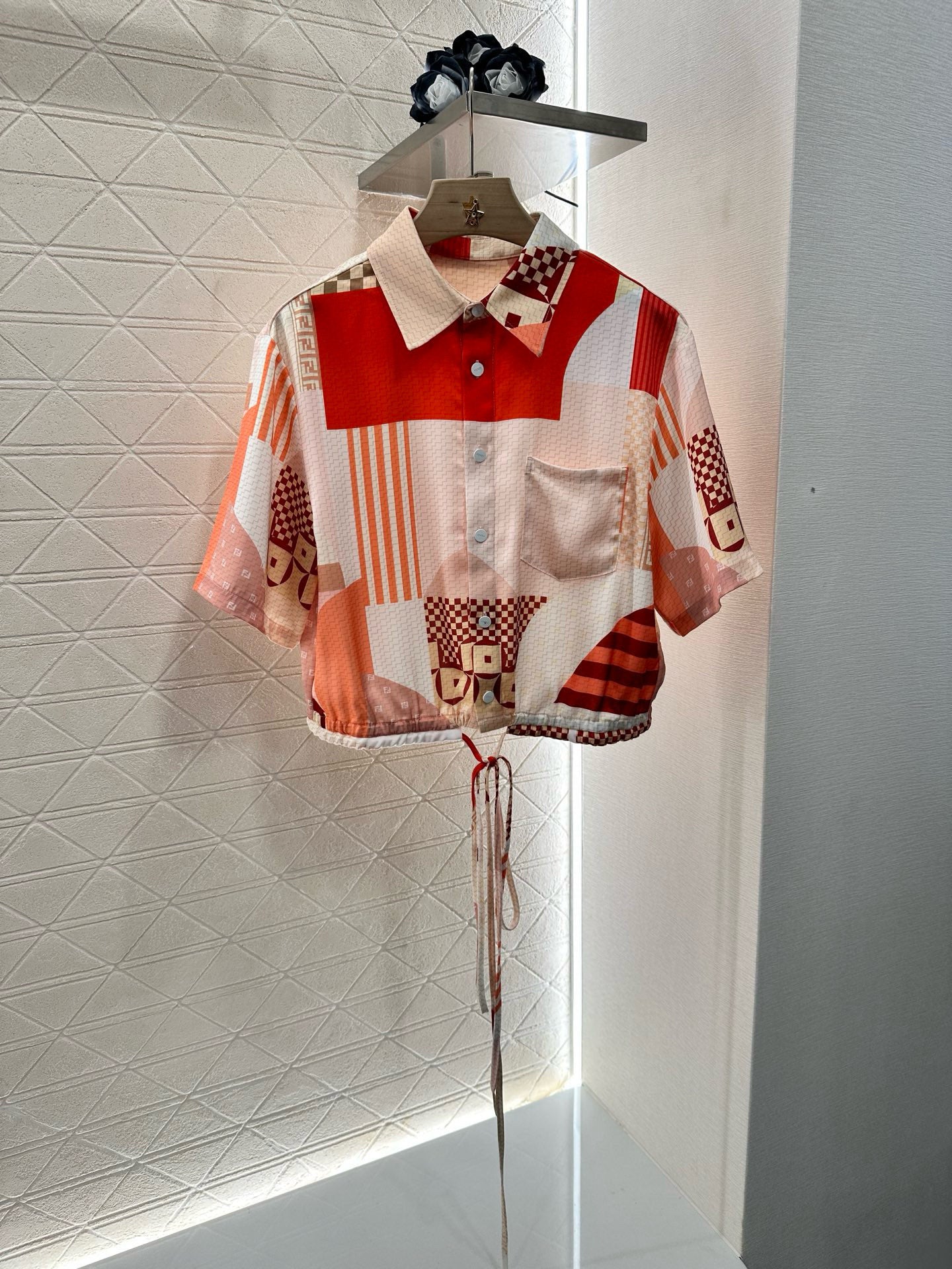 F*♥2025 new products are on sale Contrast color short-sleeved shirt and shorts set