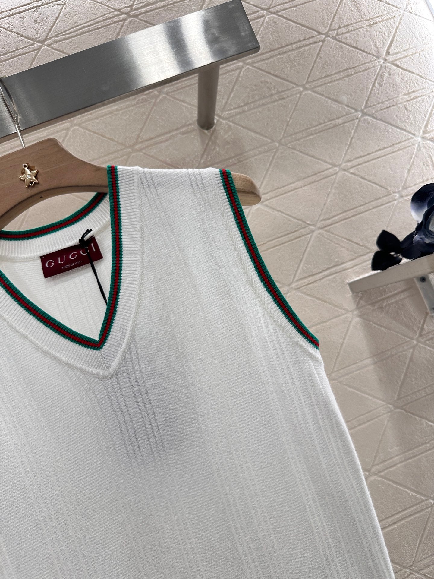 G*♥2025 new product Contrast color knitted vest