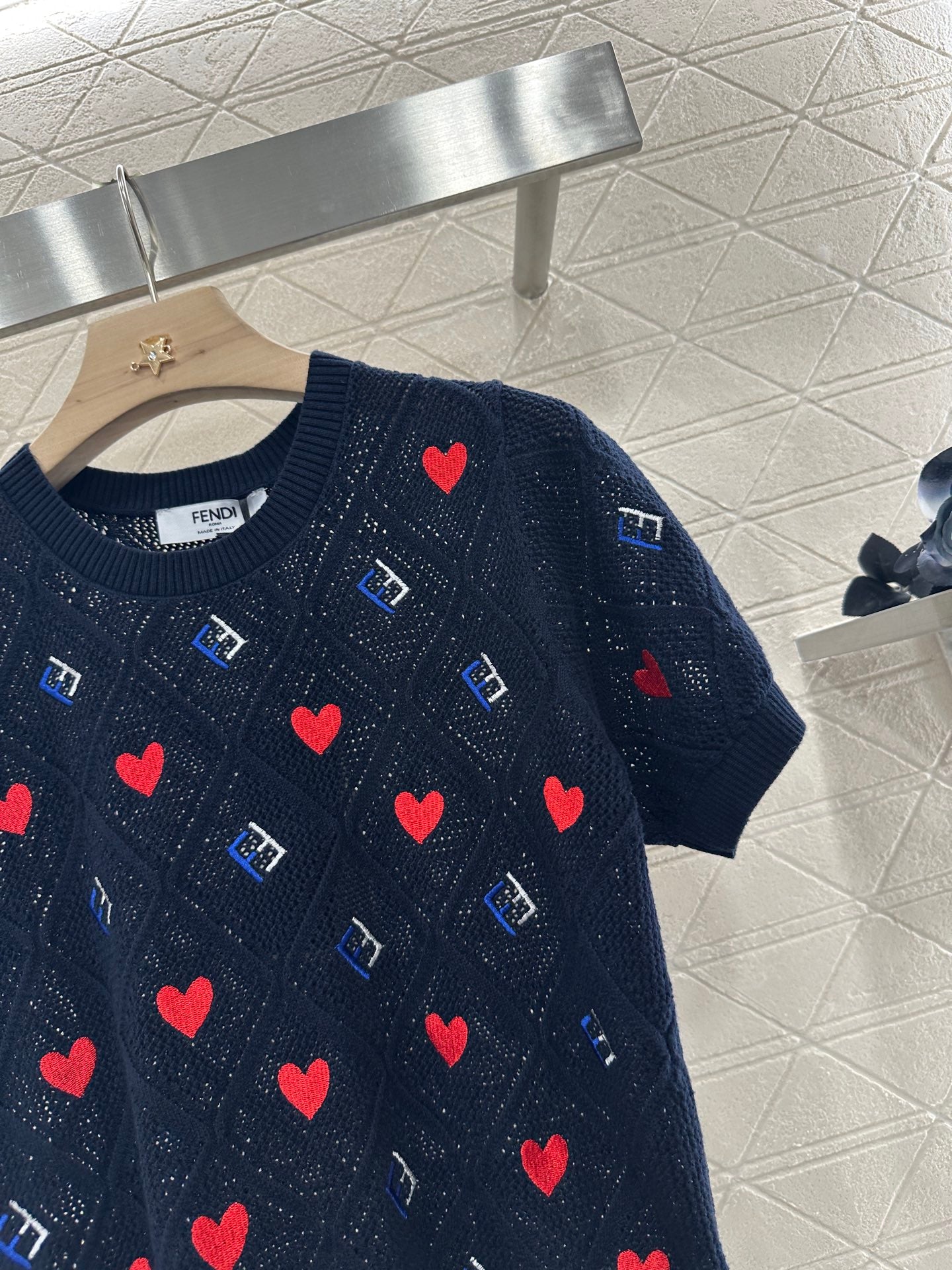 F*♥2025 new product Heart-shaped hollow knitted short sleeves