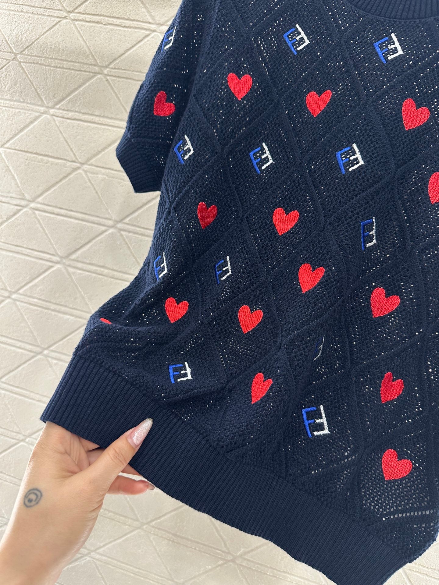 F*♥2025 new product Heart-shaped hollow knitted short sleeves