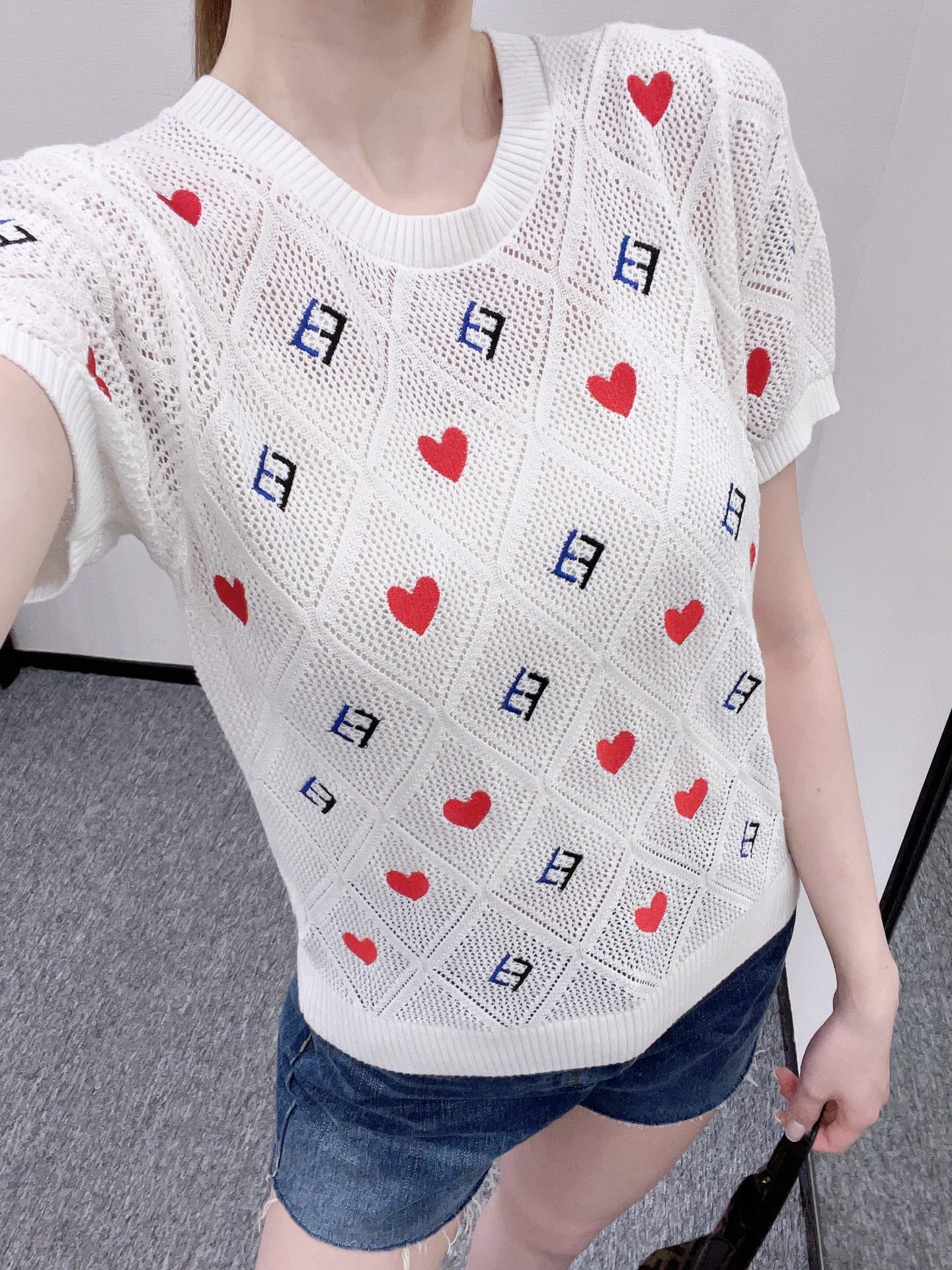 F*♥2025 new product Heart-shaped hollow knitted short sleeves