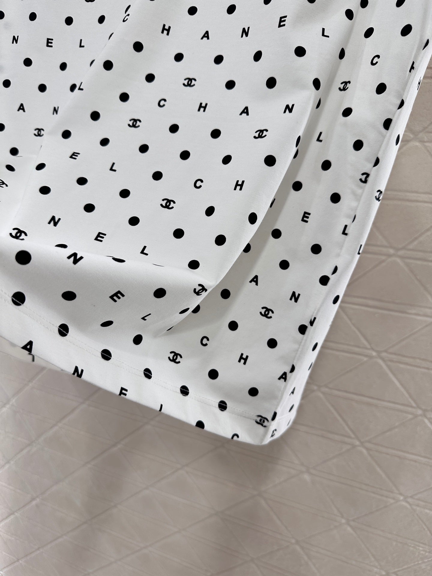 C*♥2025 new product Round neck polka dot letters