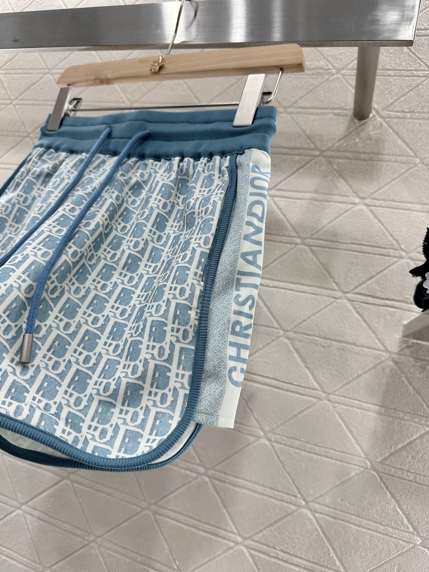 L*♥2025 new product Short shirt skirt pants set