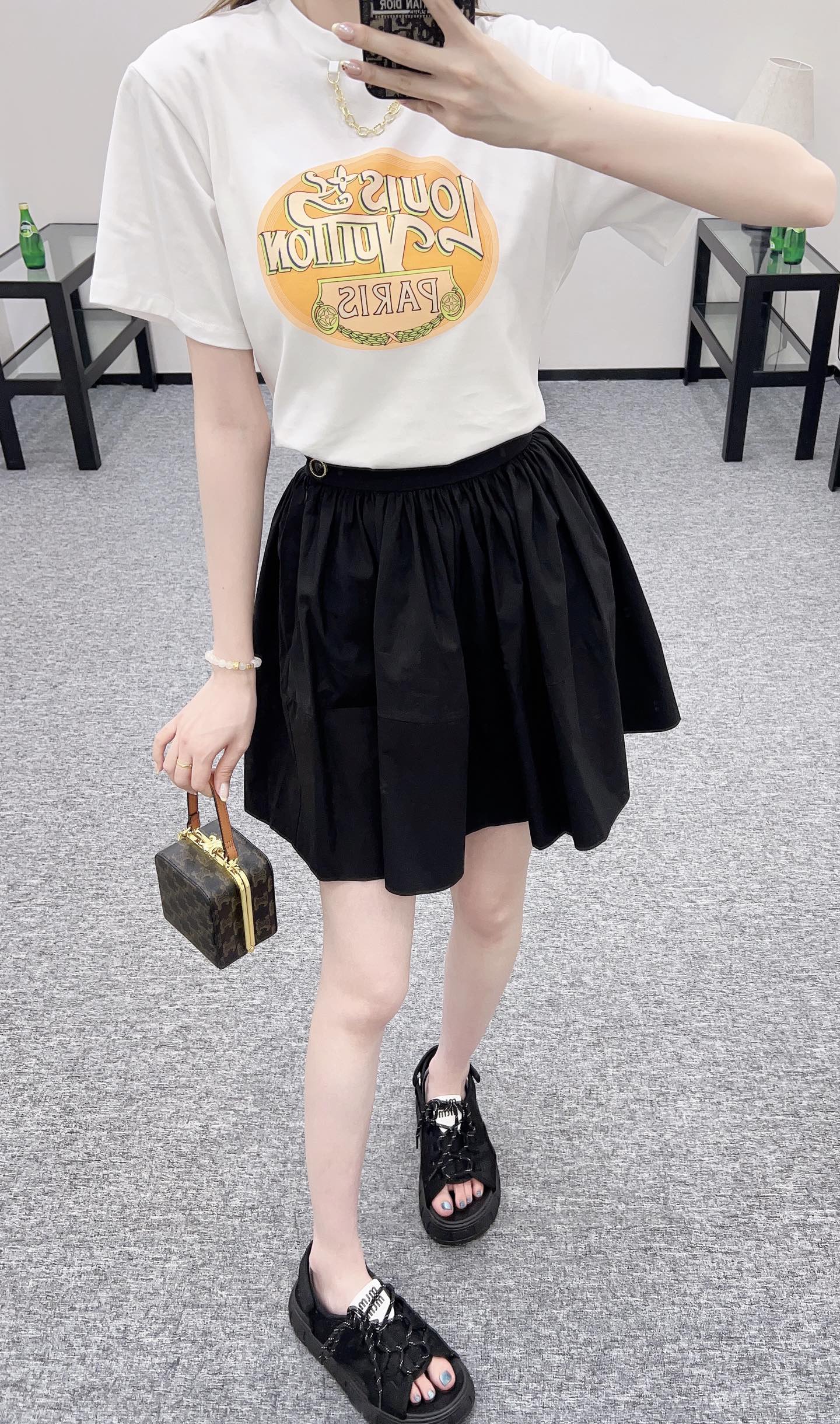 Louis*♥2025 new product Waist-length umbrella skirt
