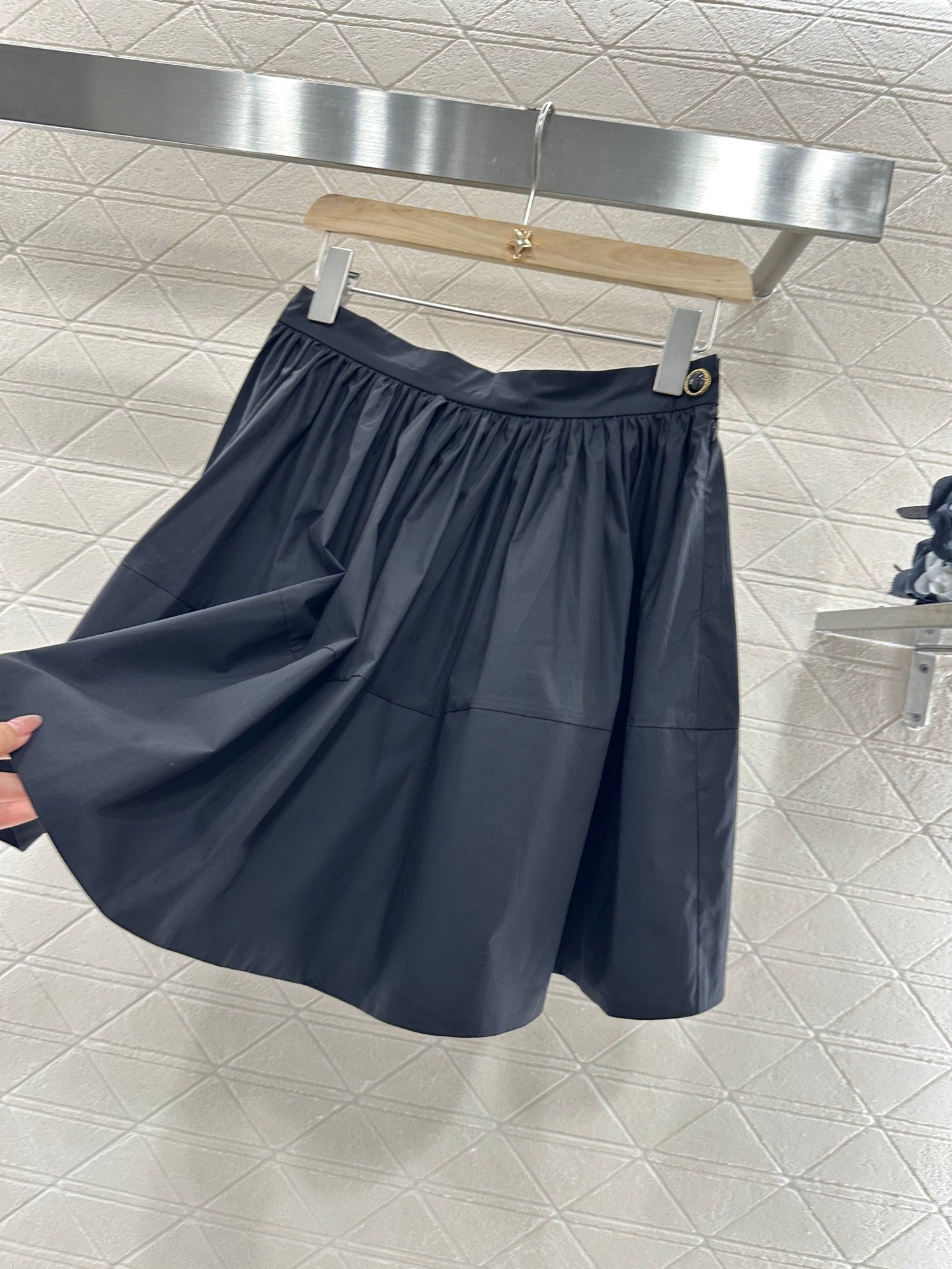 Louis*♥2025 new product Waist-length umbrella skirt