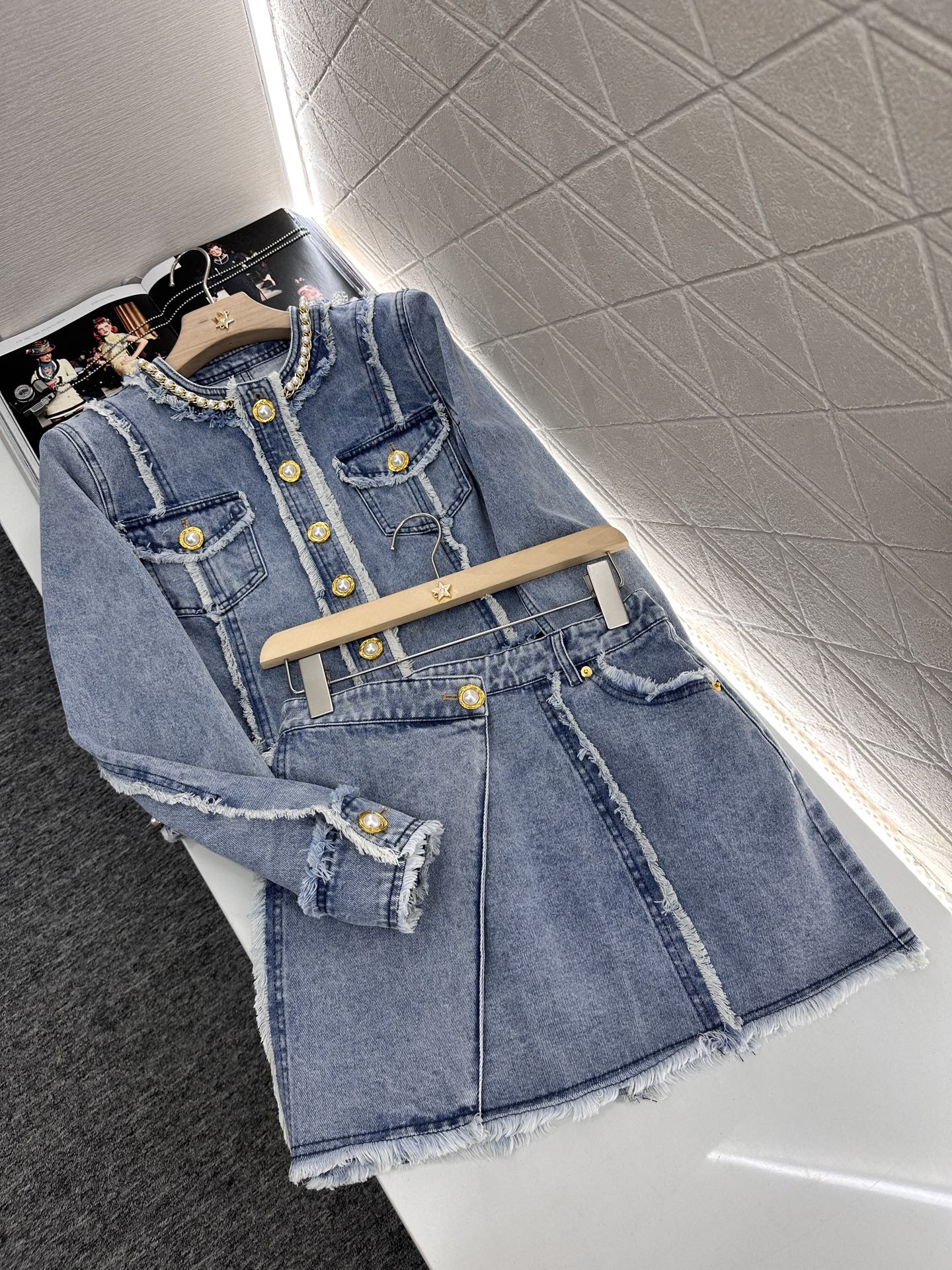 B*♥2025 new product Raw-edge denim jacket and skirt set