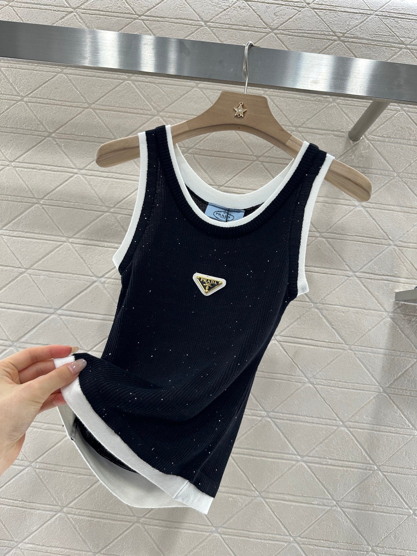 P*♥2025 new product Fake two-piece knitted vest