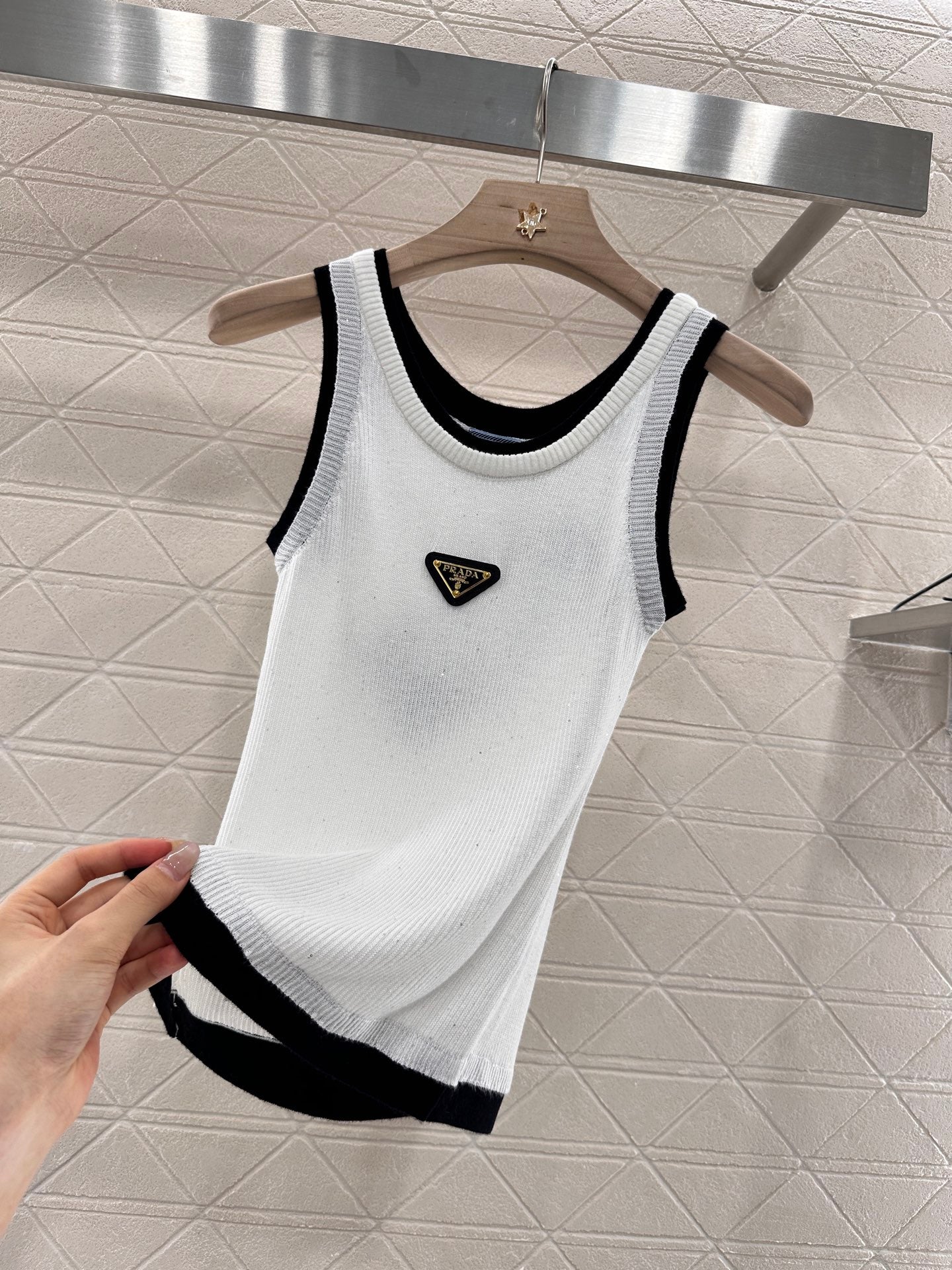 P*♥2025 new product Fake two-piece knitted vest