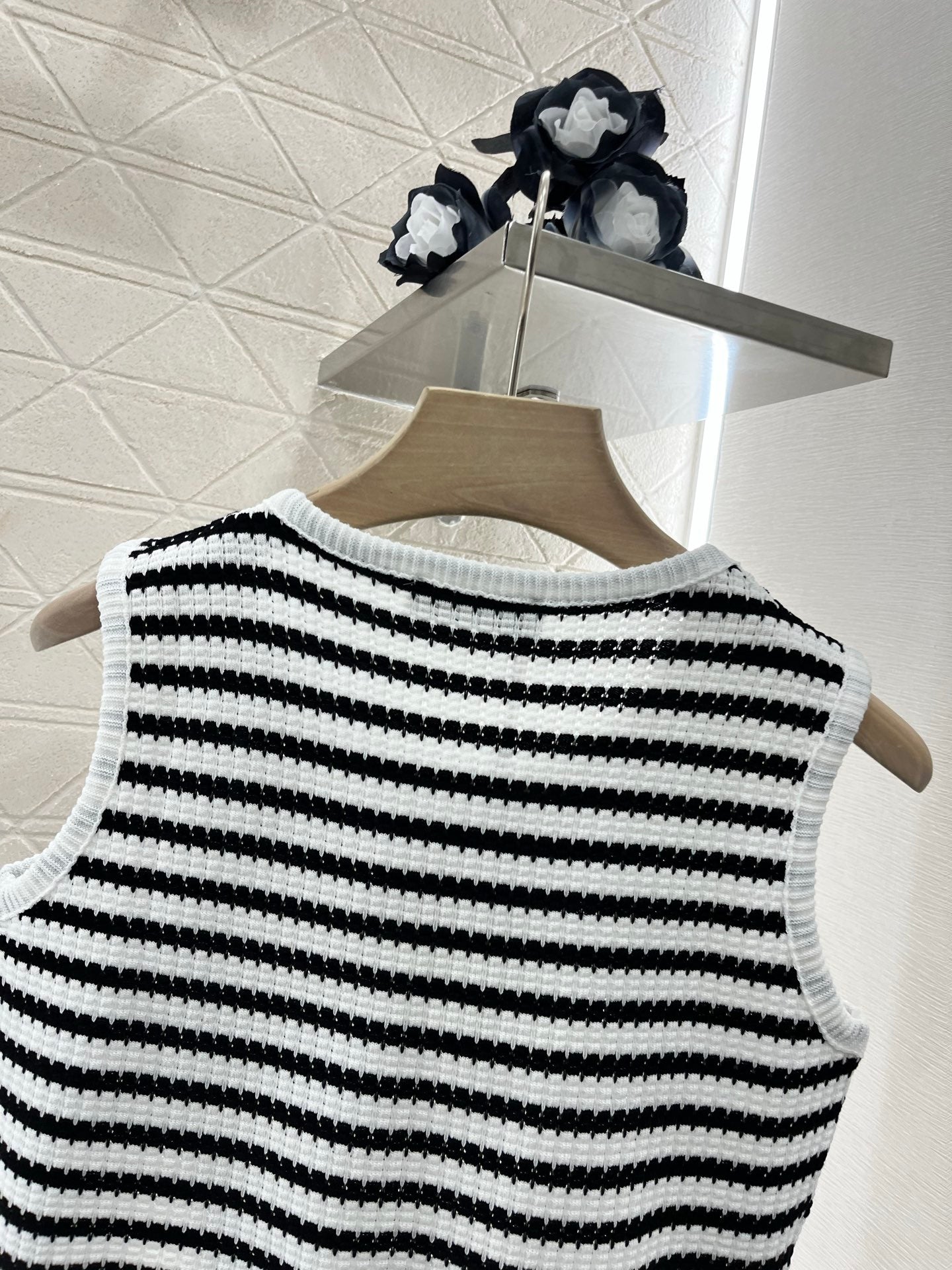L*♥2025 new product Striped knitted vest