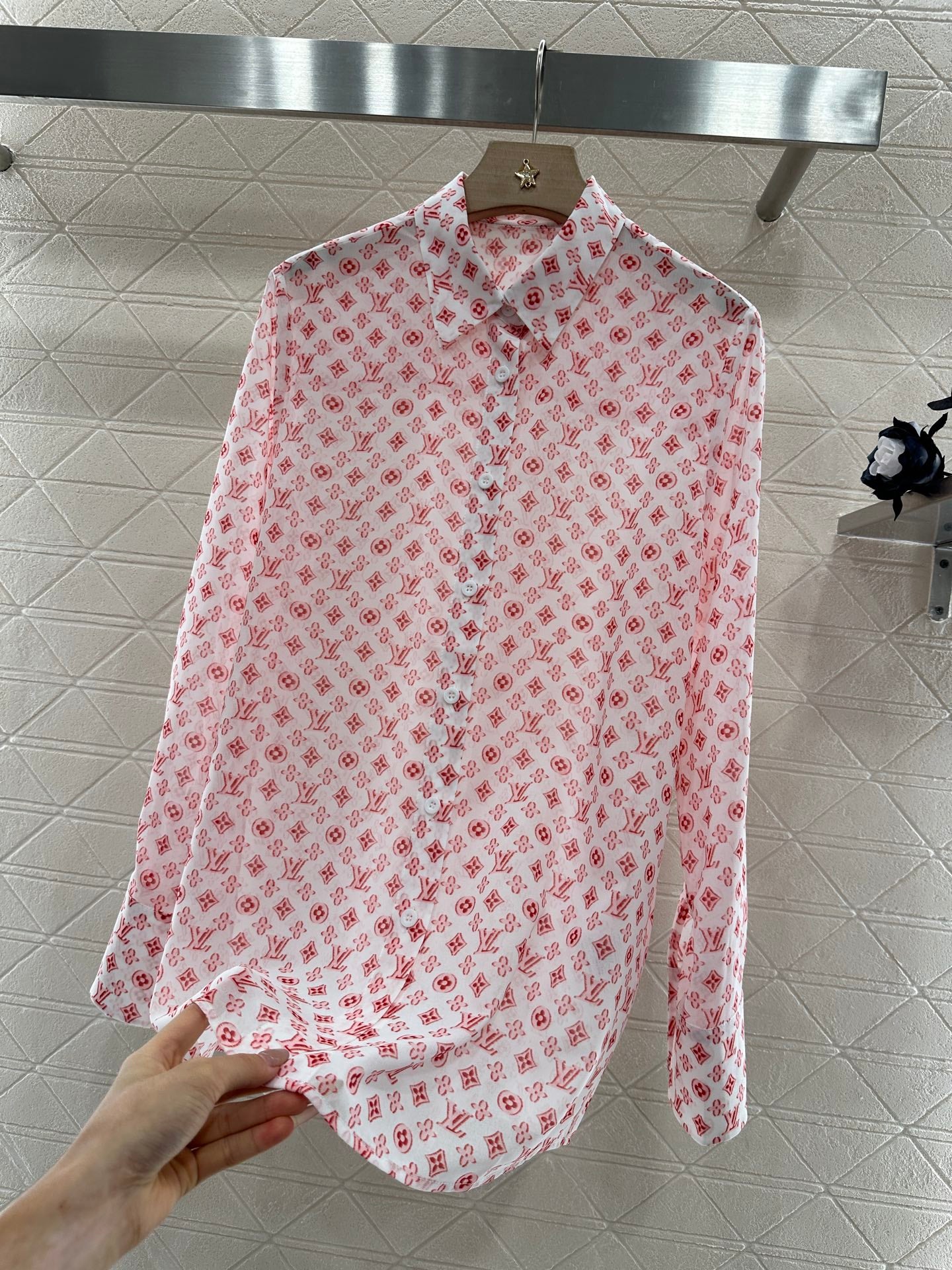 L*♥2025 new arrivals Printed silhouette shirt