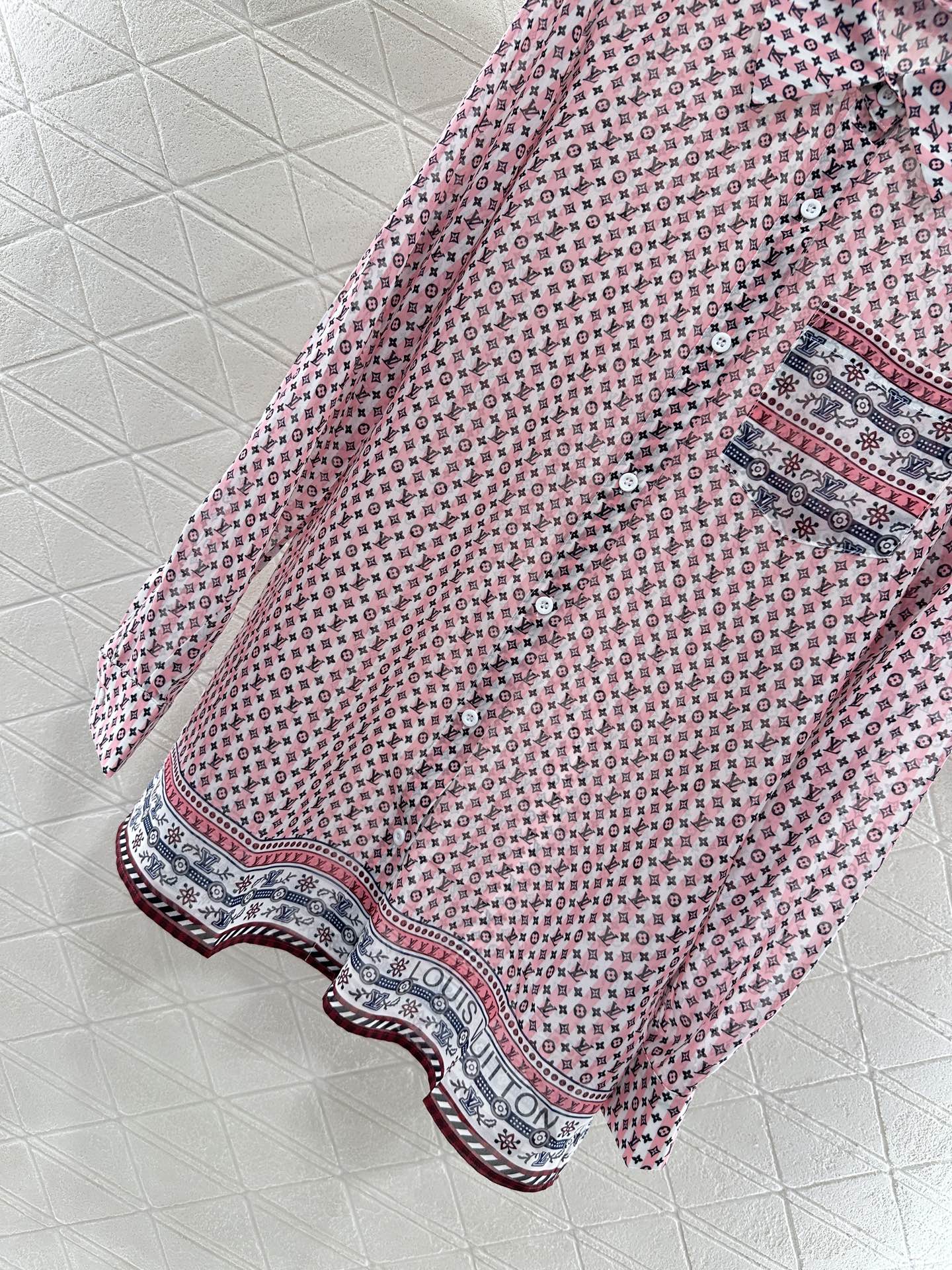 Louis *♥2025 new products Shirt and shorts set