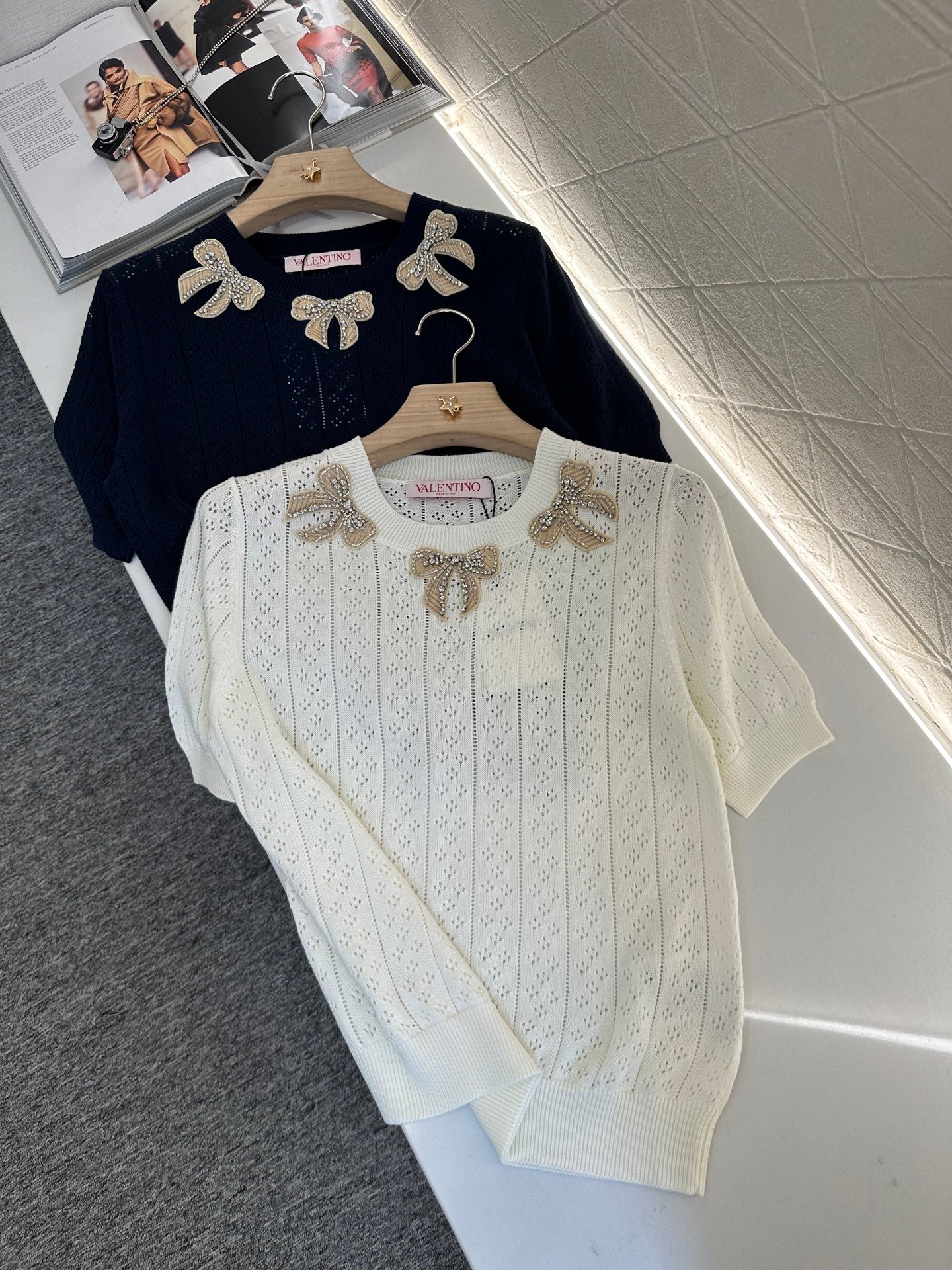 V*♥2025 new product Hollow knit top