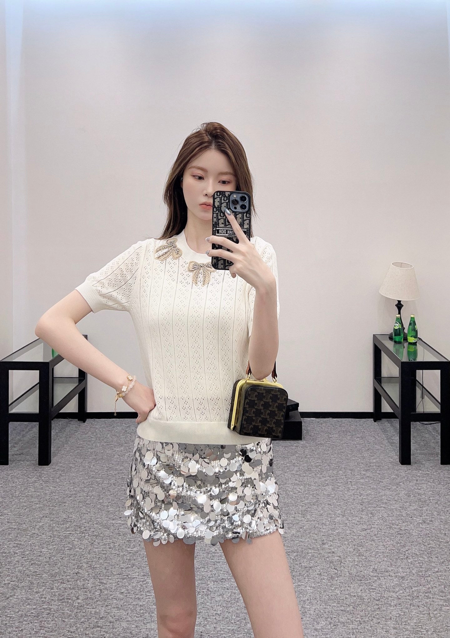V*♥2025 new product Hollow knit top