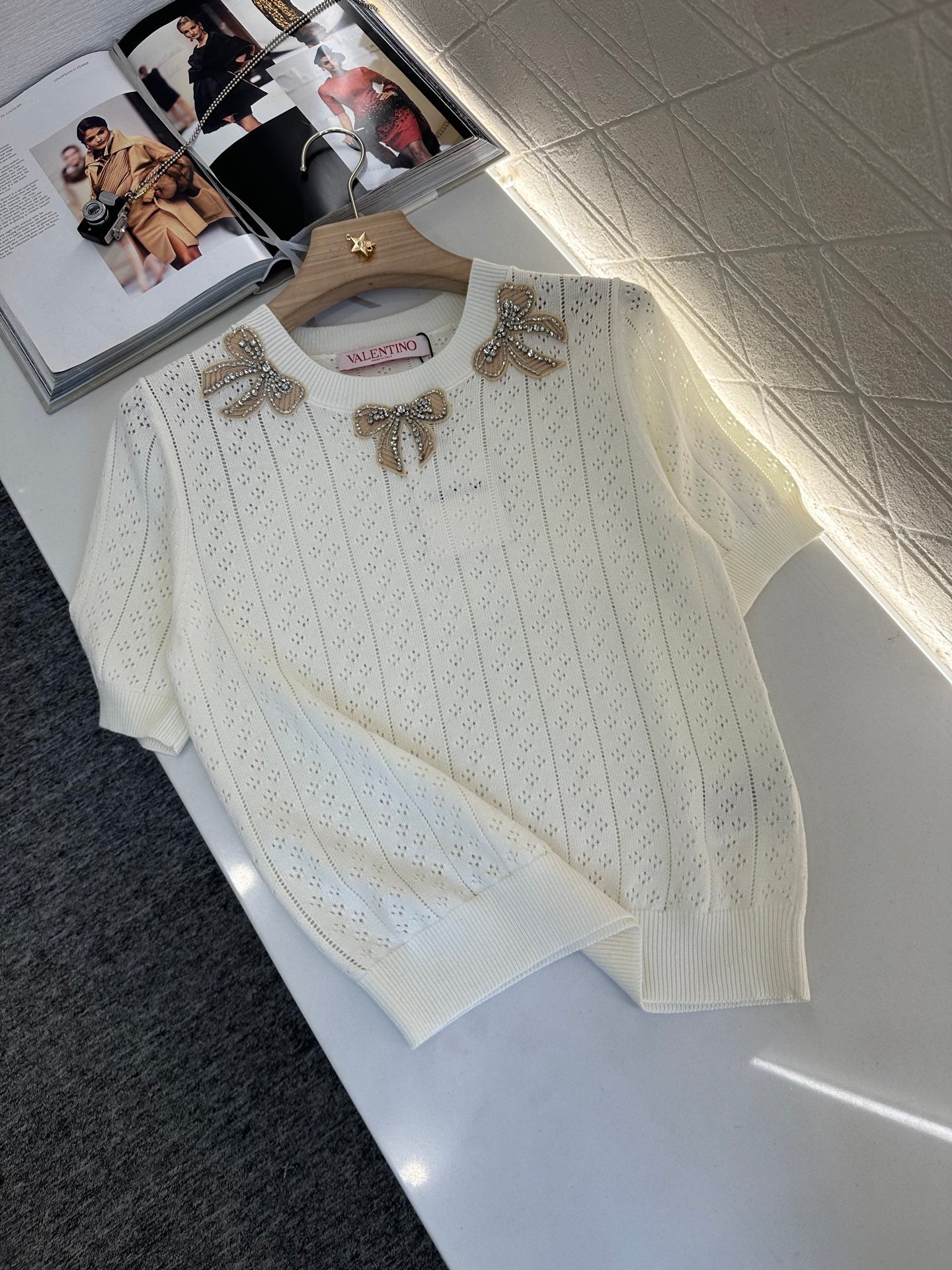 V*♥2025 new product Hollow knit top