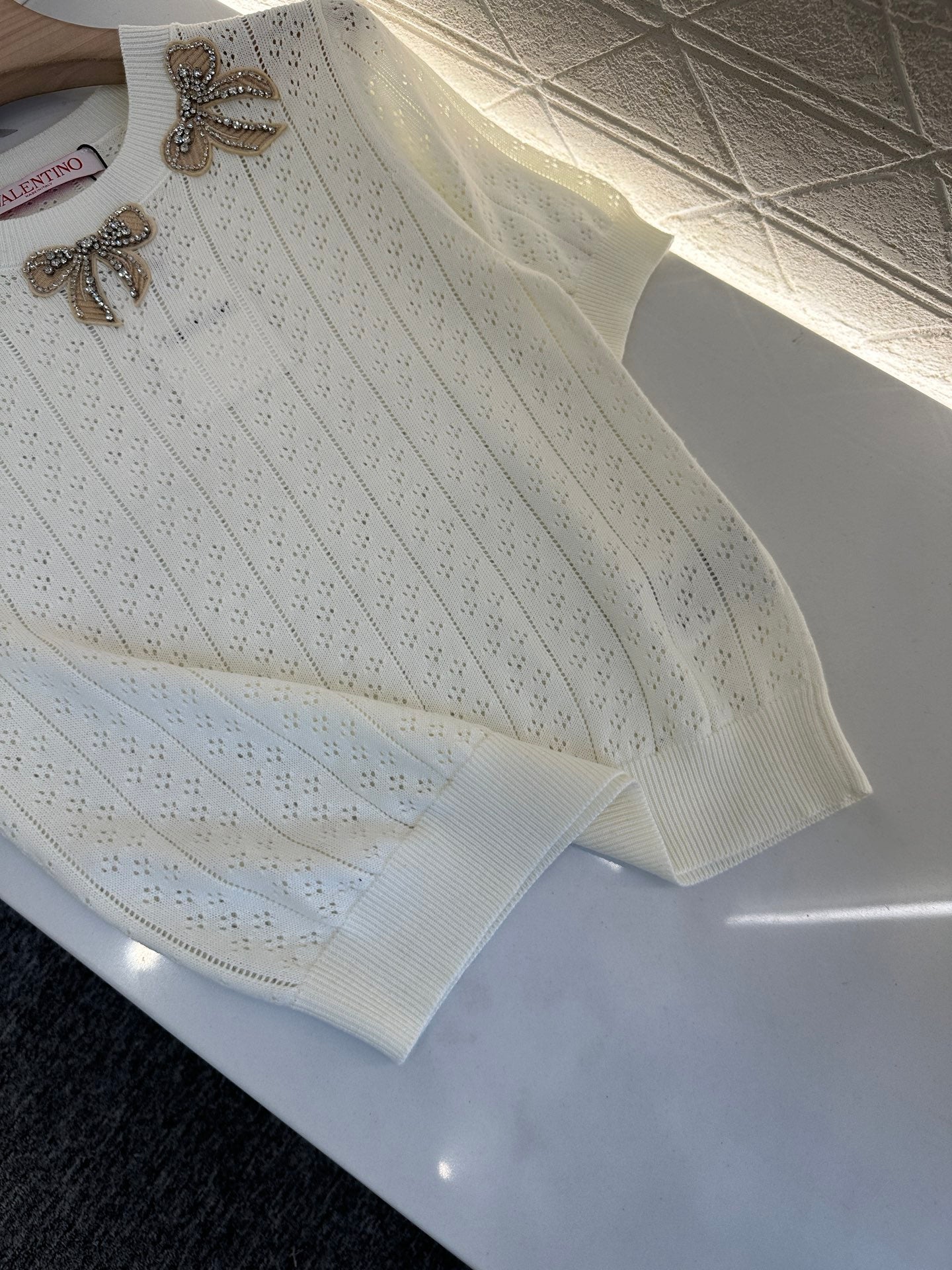 V*♥2025 new product Hollow knit top