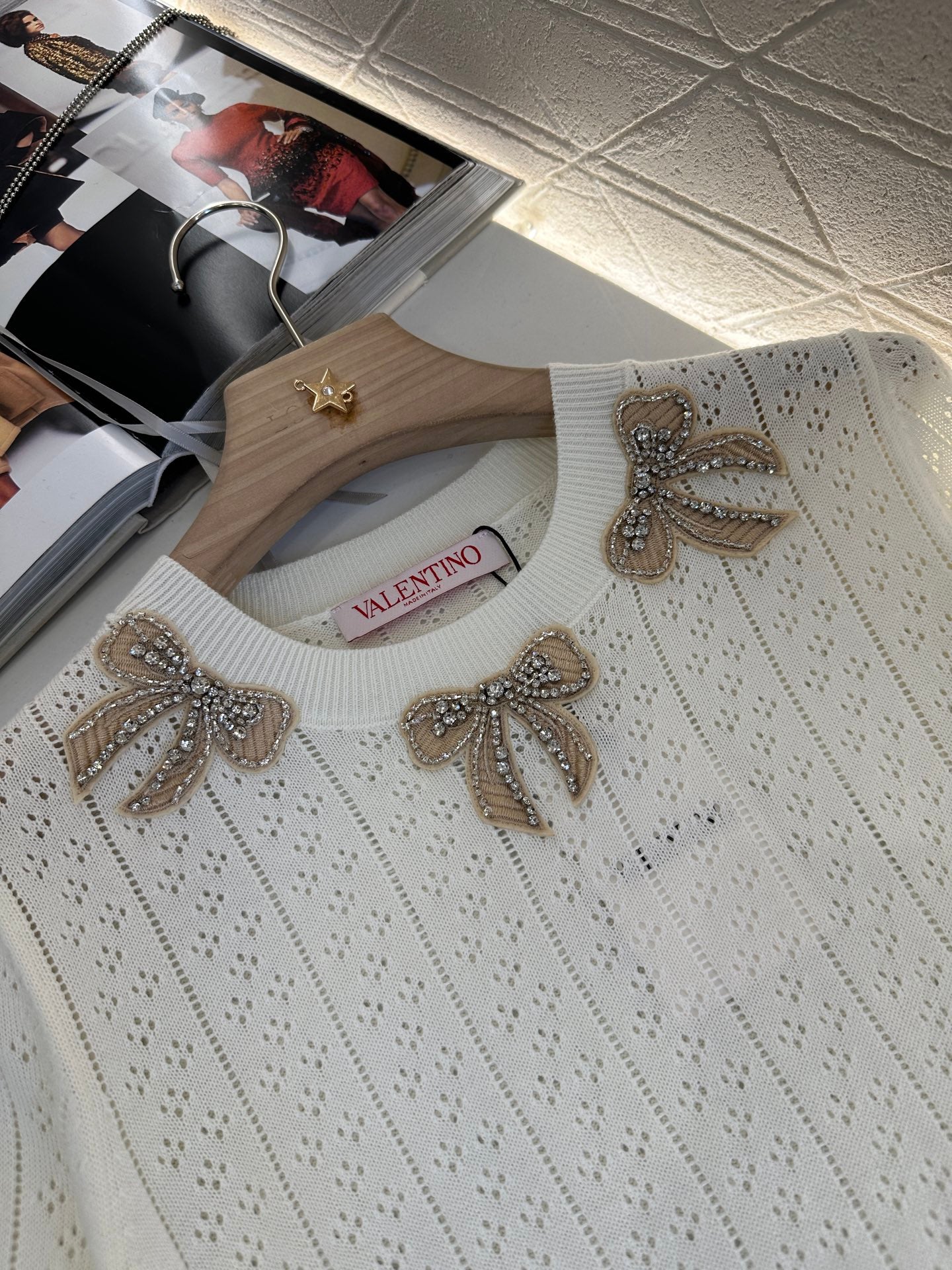 V*♥2025 new product Hollow knit top