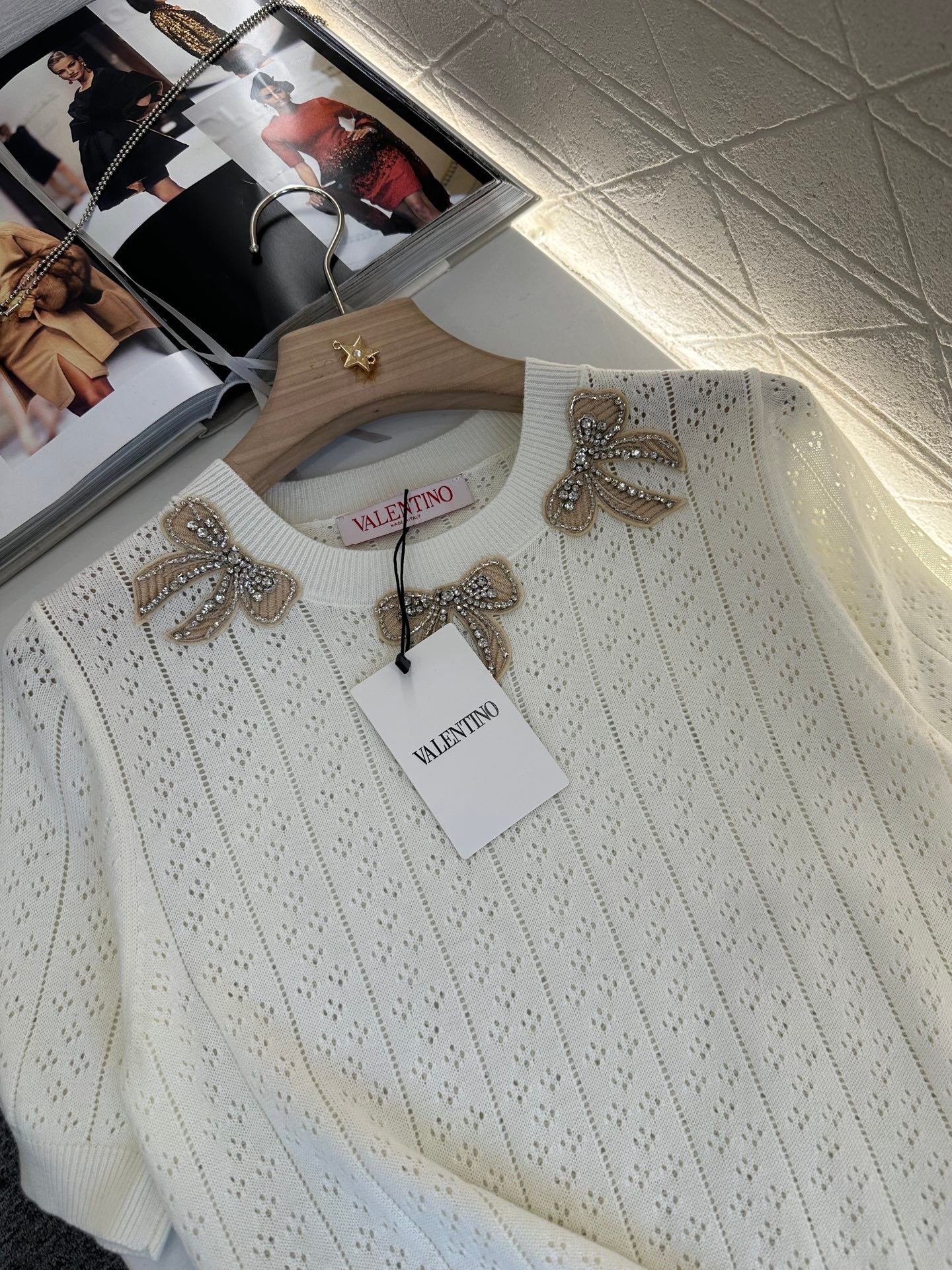 V*♥2025 new product Hollow knit top