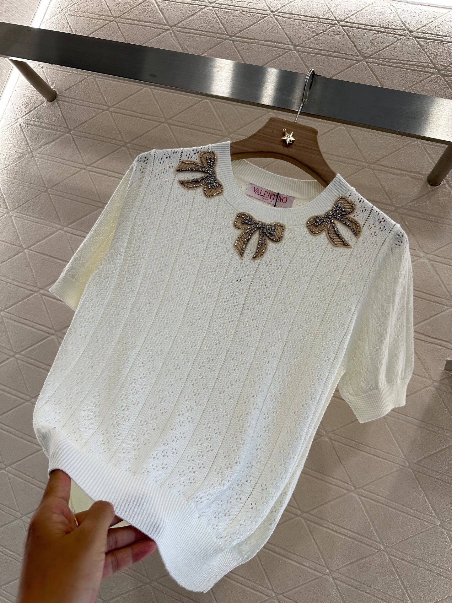 V*♥2025 new product Hollow knit top