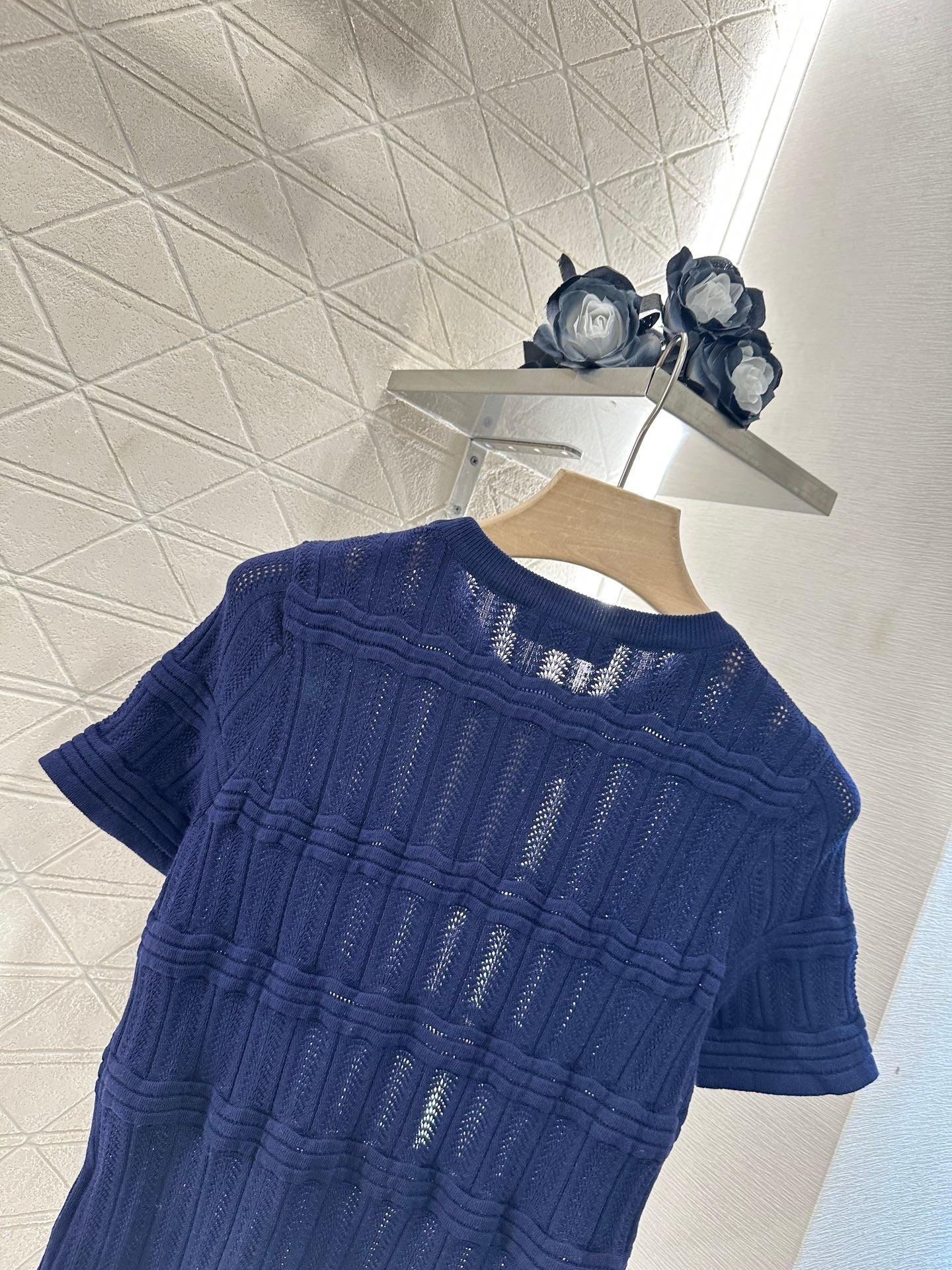V*♥2025 new products Hollow knitted top