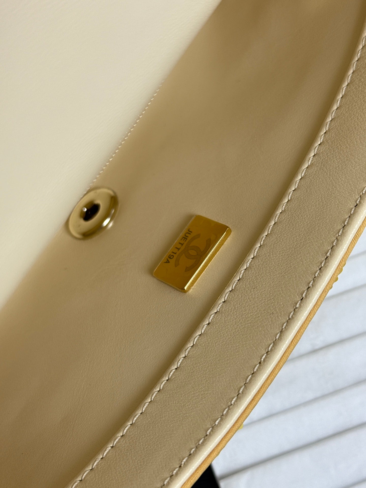 C* New Arrival Sequined CF Flap Bag