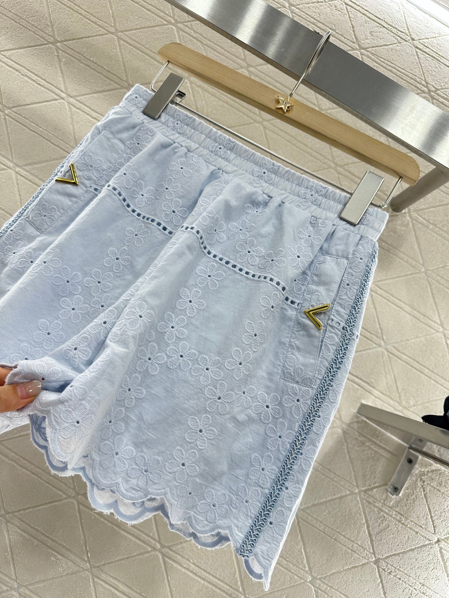 V*♥New Arrival Embroidered Outline Top and Shorts Set
