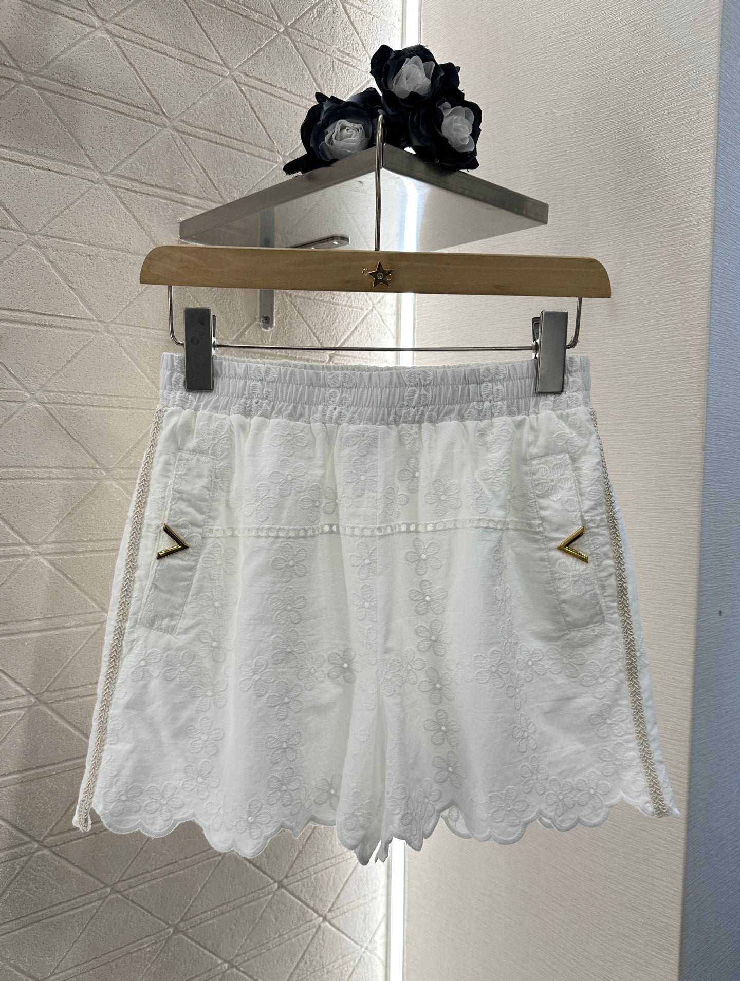 V*♥New Arrival Embroidered Top and Shorts Set
