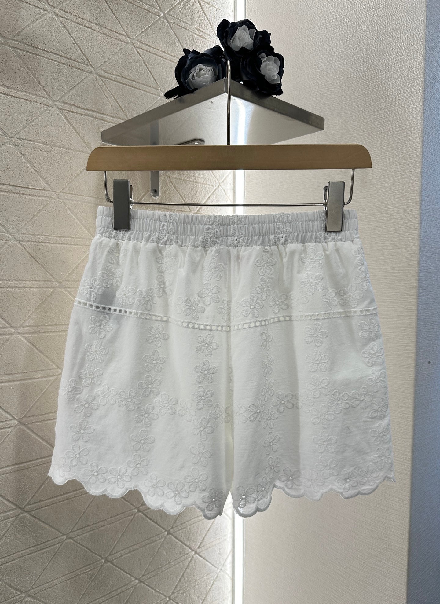 V*♥New Arrival Embroidered Top and Shorts Set