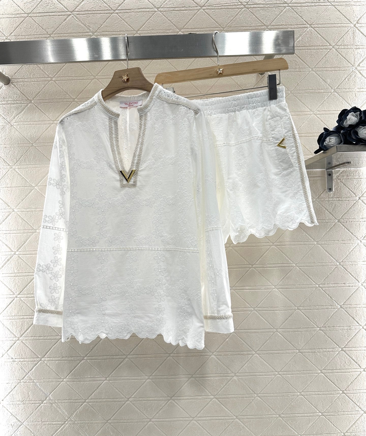 V*♥New Arrival Embroidered Top and Shorts Set