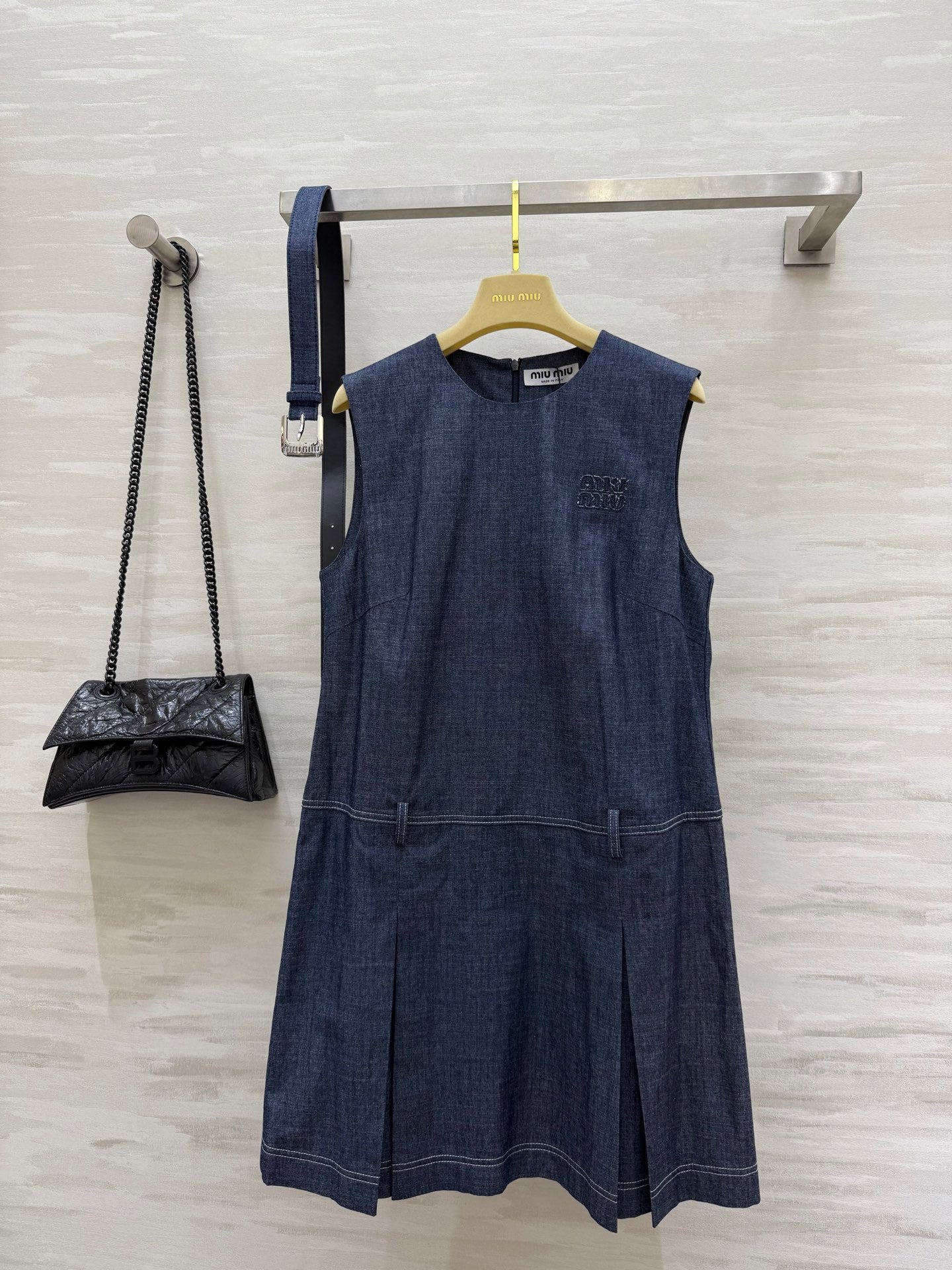 Mi*mi*♡²⁵ New belted denim sleeveless dress