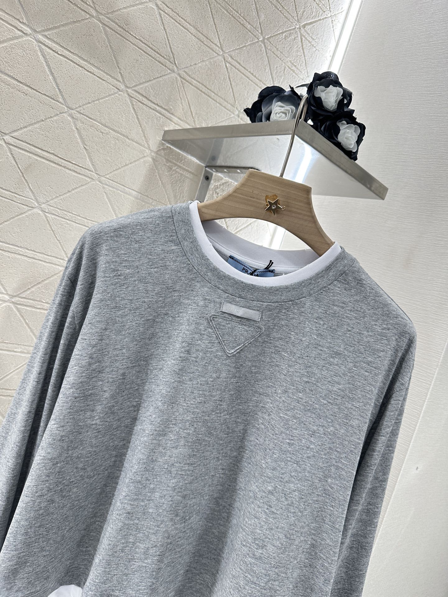 P*♥New arrival Round neck long sleeves
