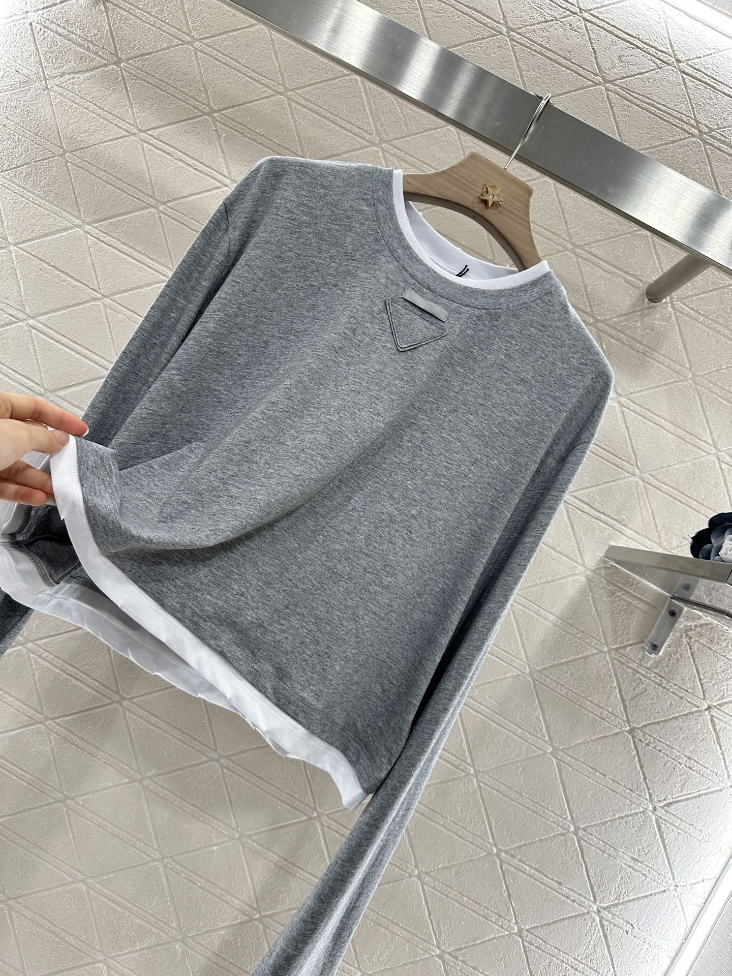 P*♥New arrival Round neck long sleeves