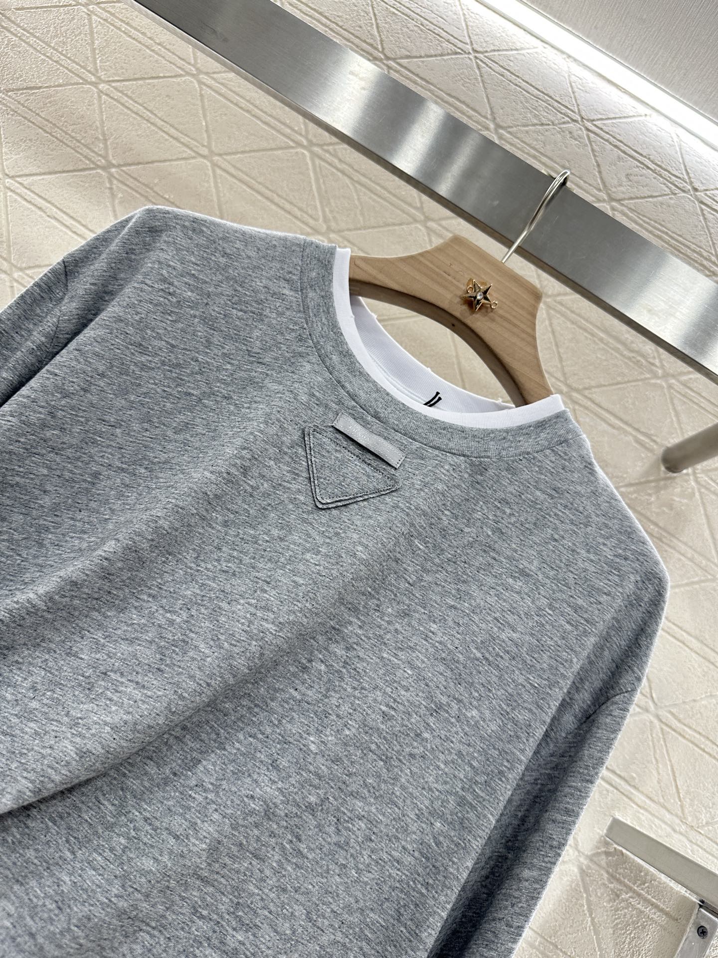 P*♥New arrival Round neck long sleeves