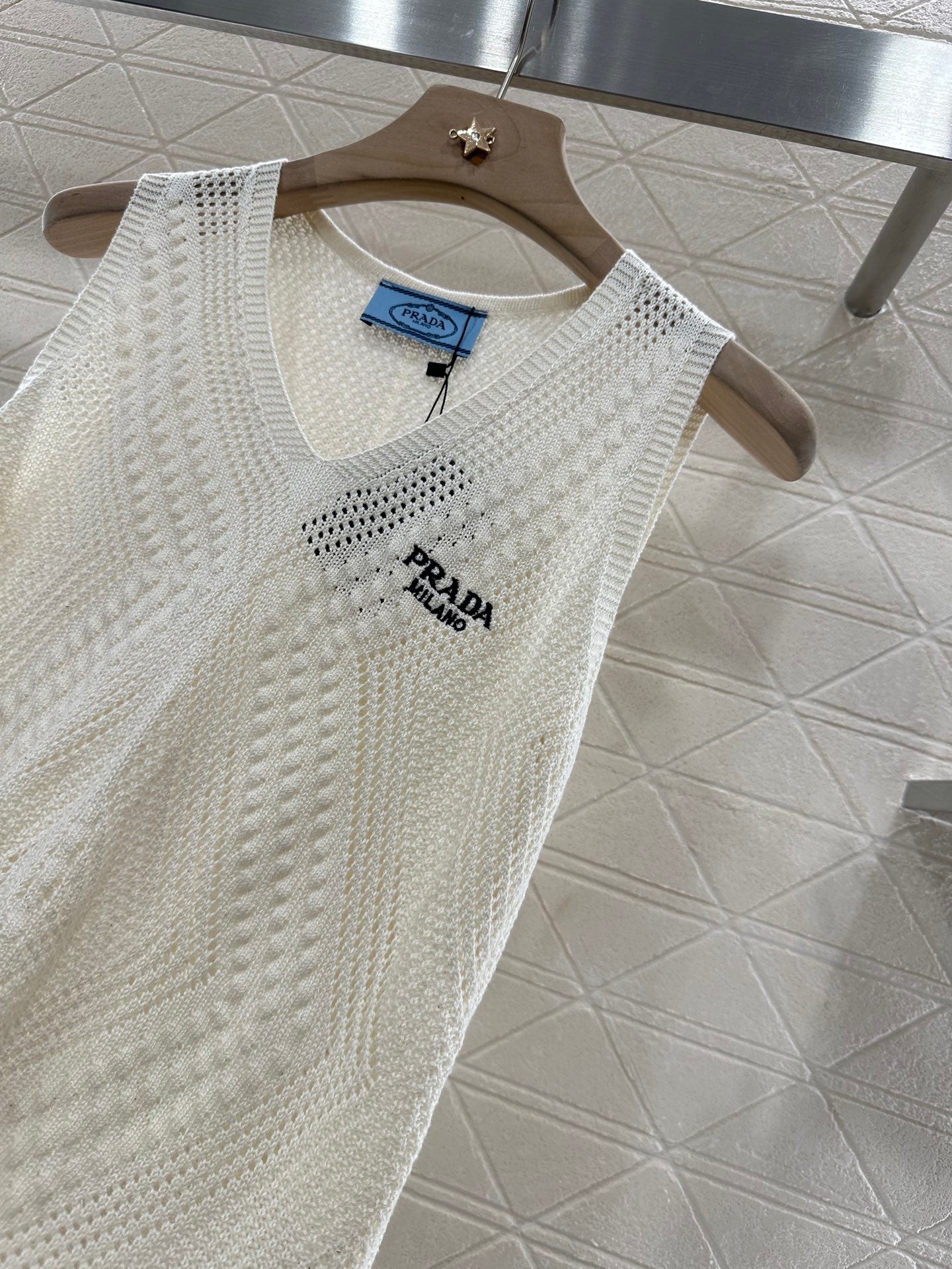 P*♥2025 new product Hollow knitted vest