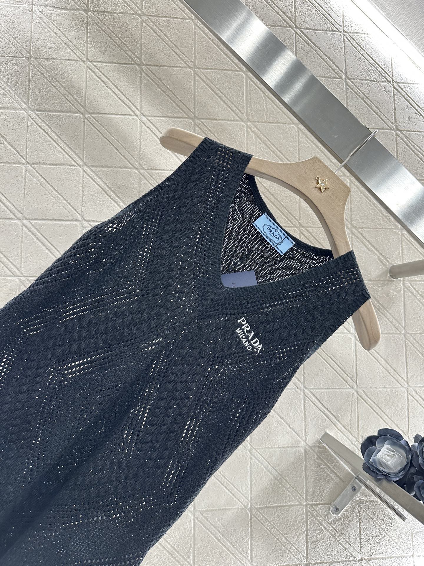 P*♥2025 new product Hollow knitted vest