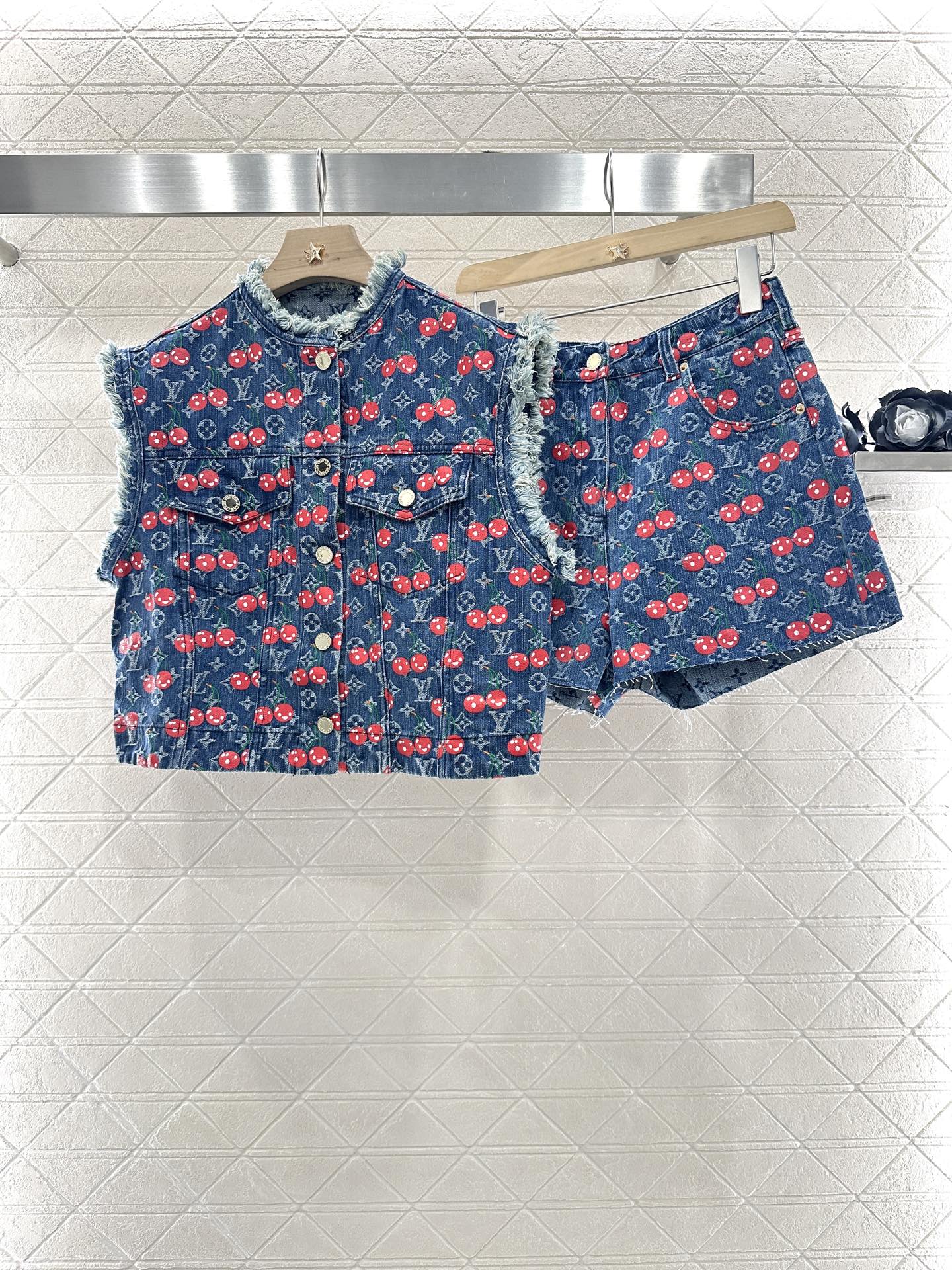 Louis *♥2025 new products Vest and skirt set