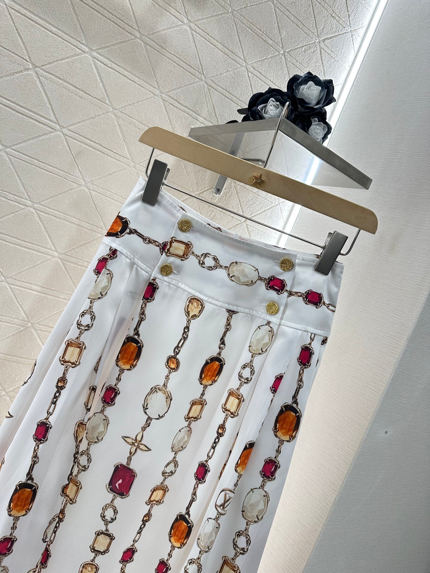 Louis*♥2025 new products Shirt and skirt suit