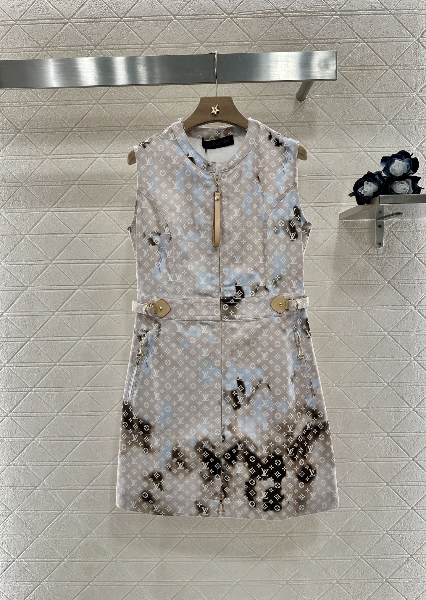 L*♥2025 new product Printed gradient vest dress