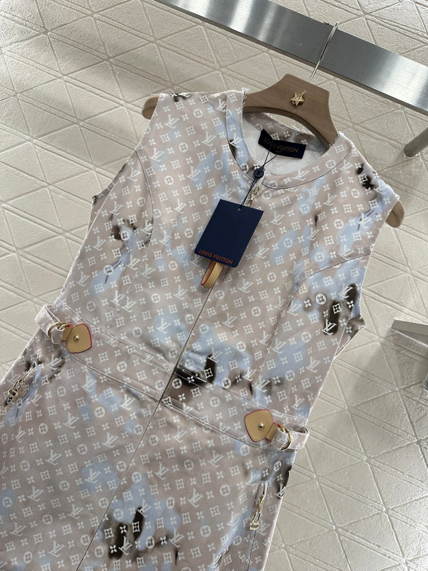 L*♥2025 new product Printed gradient vest dress