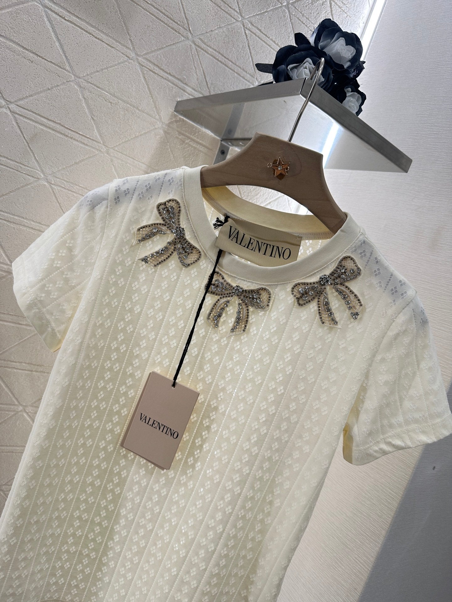 V*♥2025 new product Hollow bow