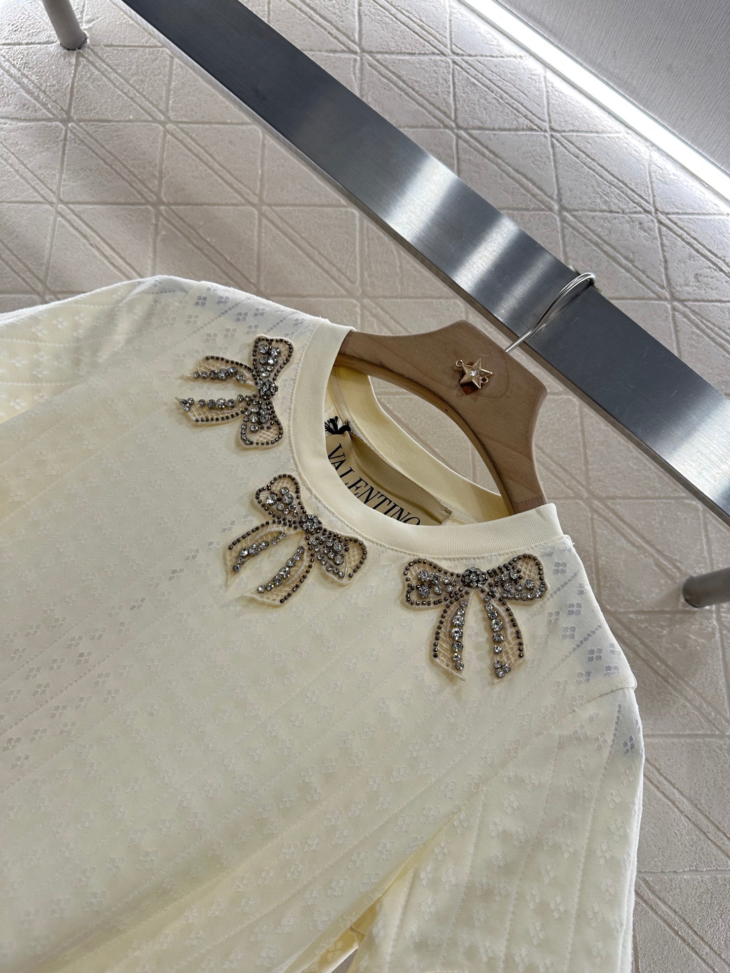 V*♥2025 new product Hollow bow