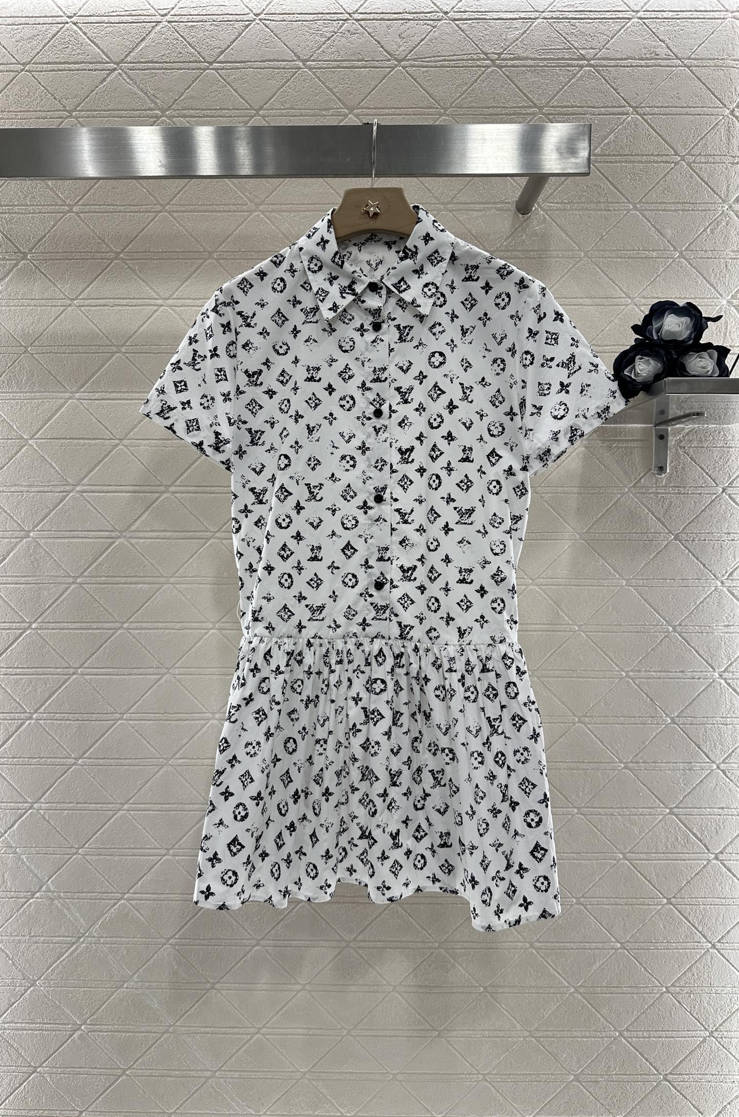 L*♥2025 new product Short-sleeved dress
