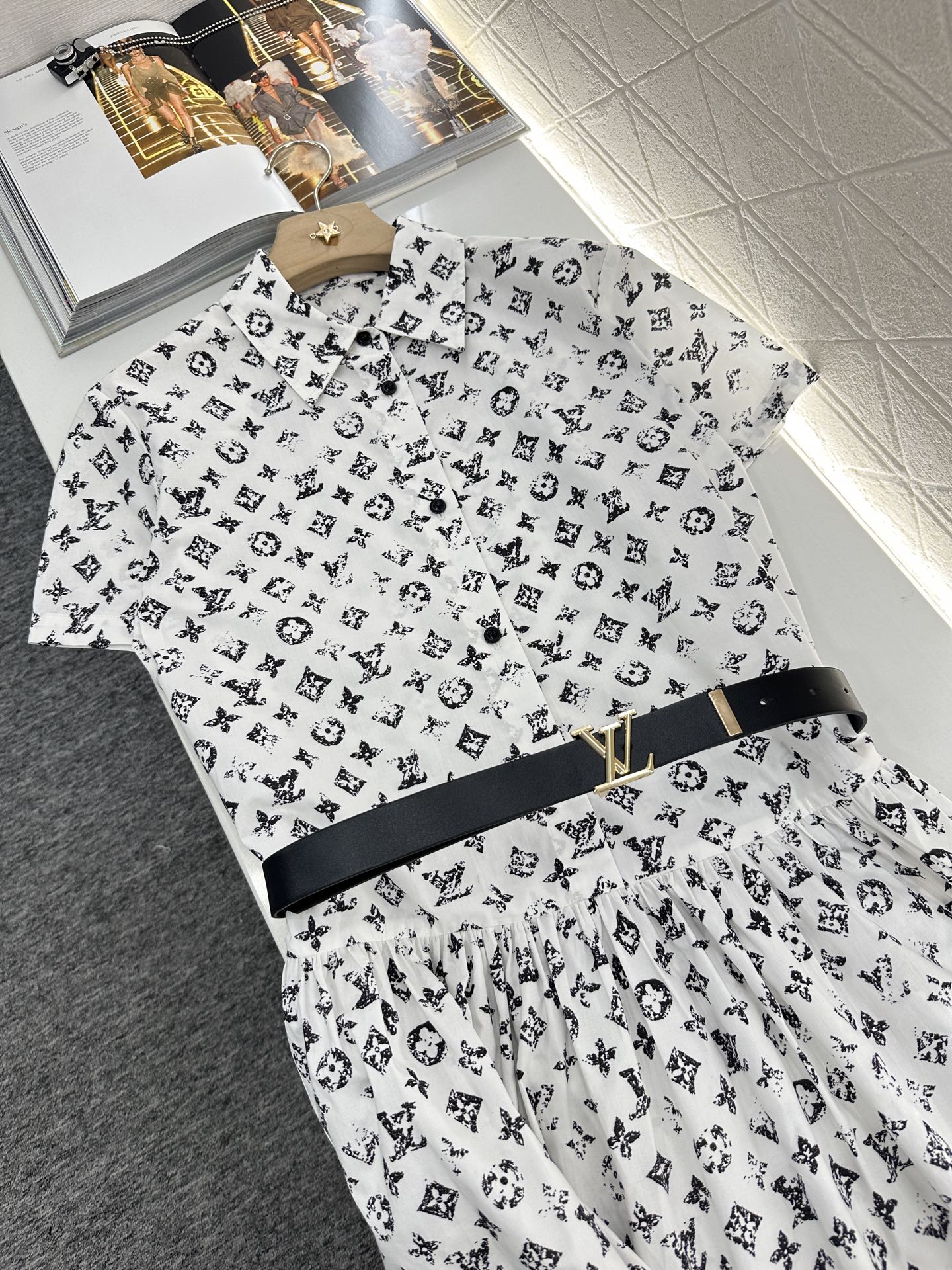 L*♥2025 new product Short-sleeved dress