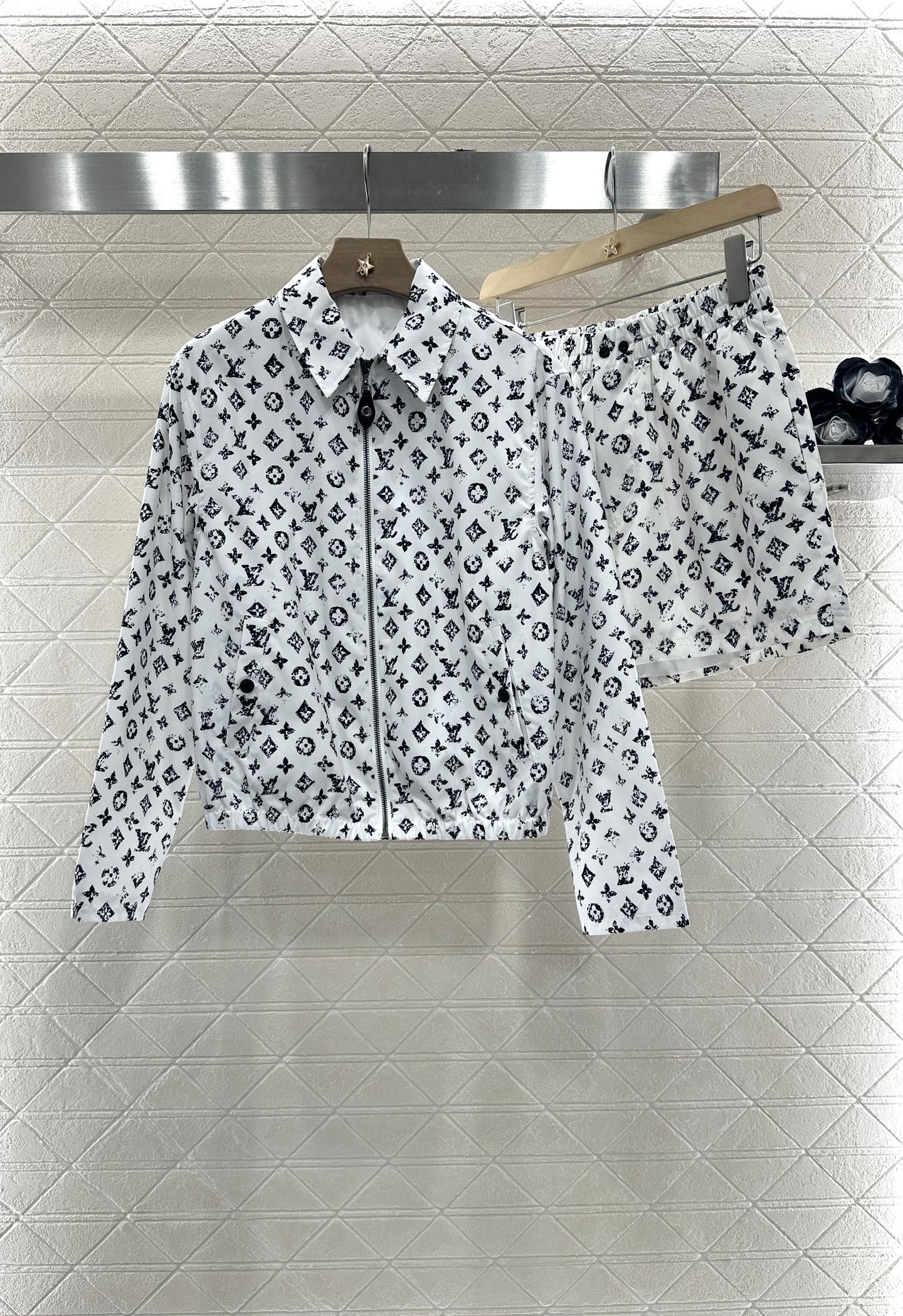 Louis *♥2025 new products Jacket, coat and shorts set