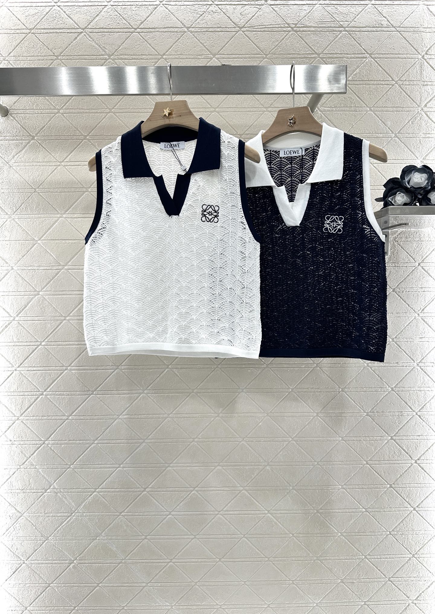 L*♥2025 new product Hollow knitted vest