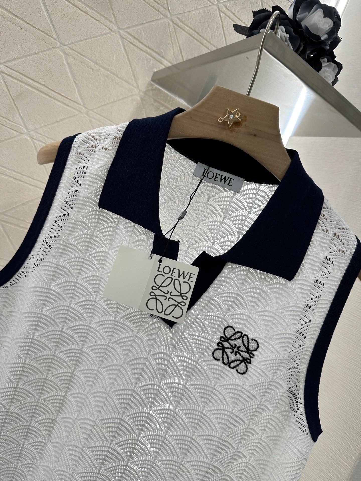 L*♥2025 new product Hollow knitted vest