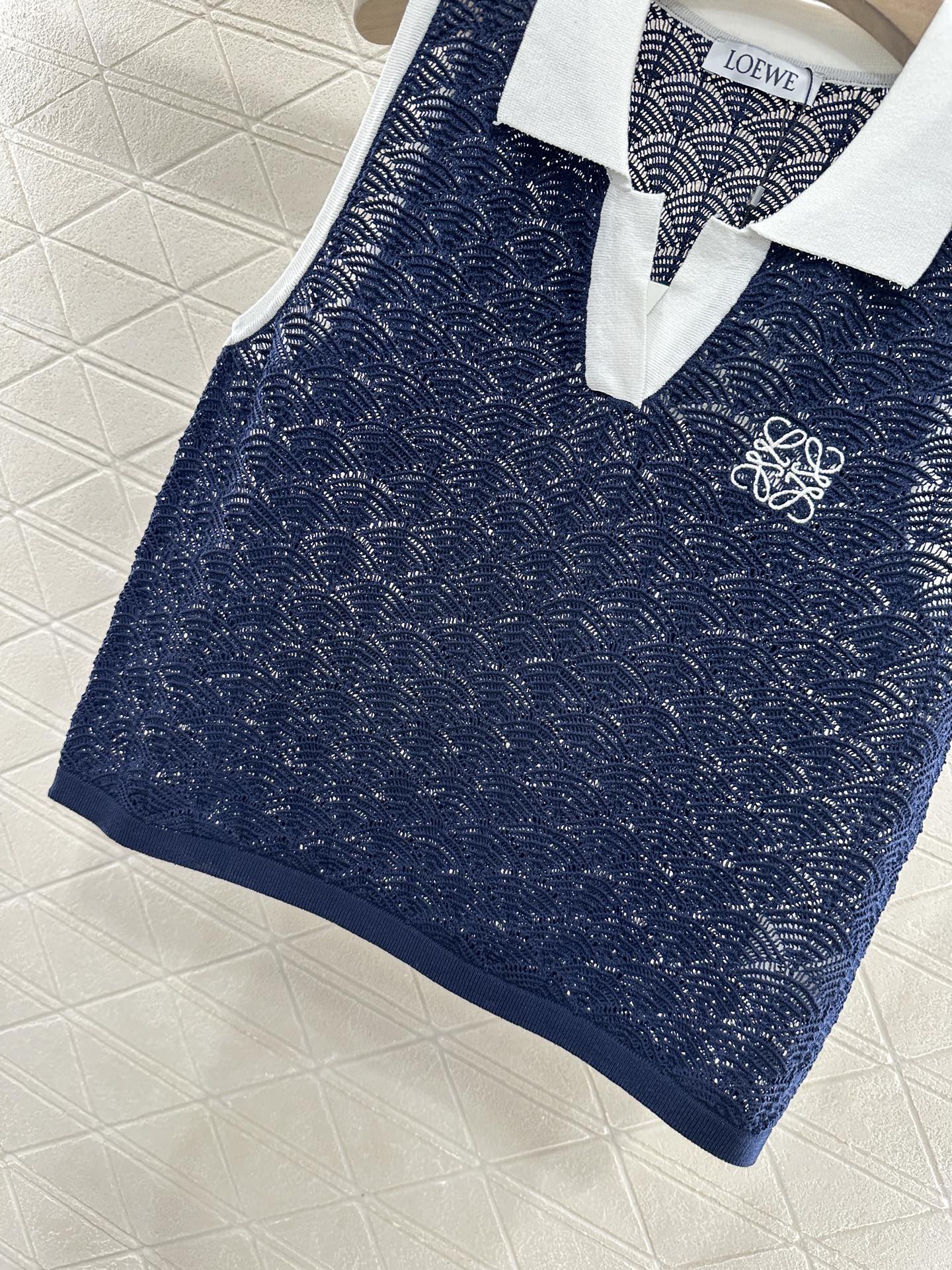 L*♥2025 new product Hollow knitted vest