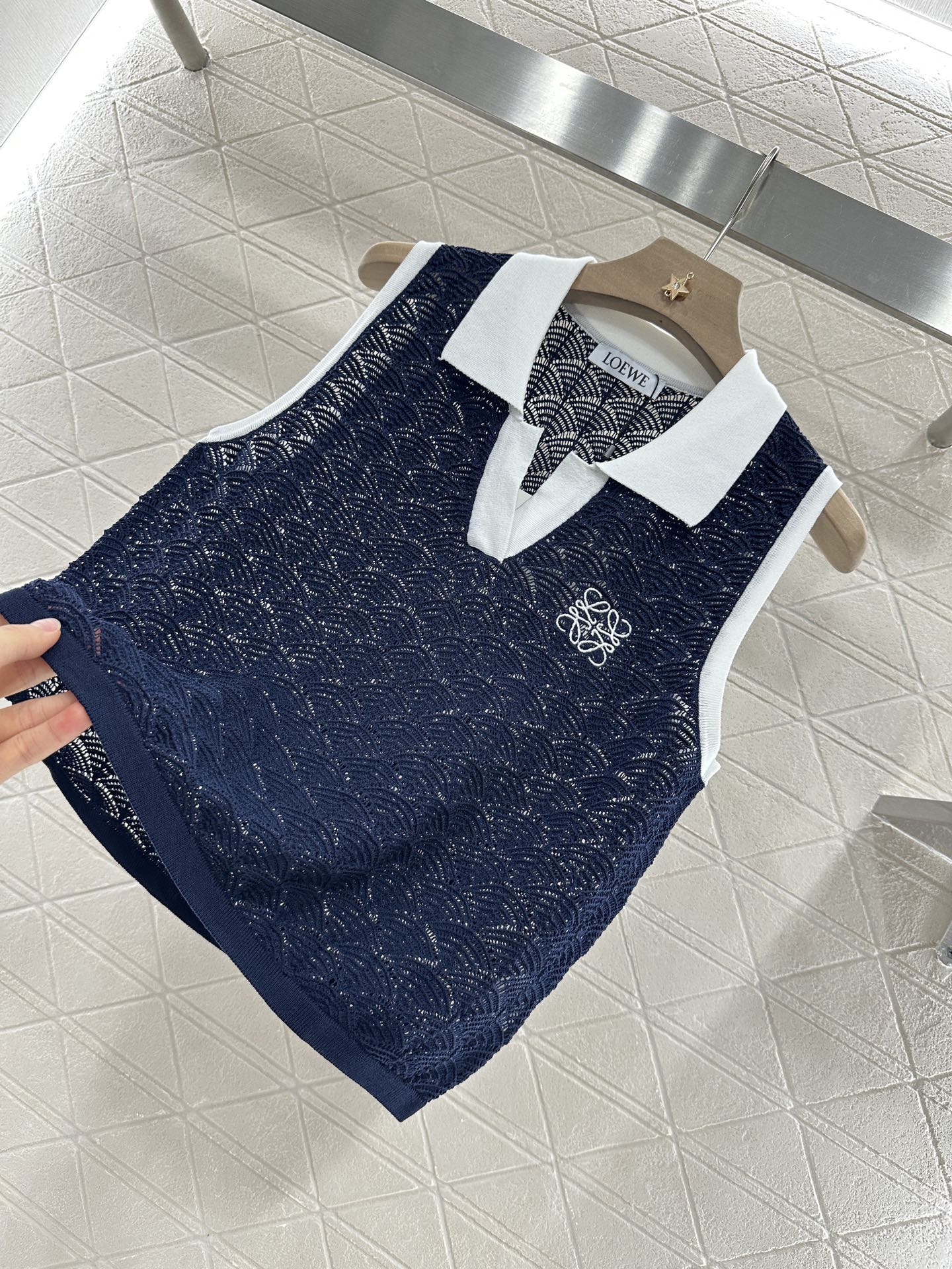 L*♥2025 new product Hollow knitted vest